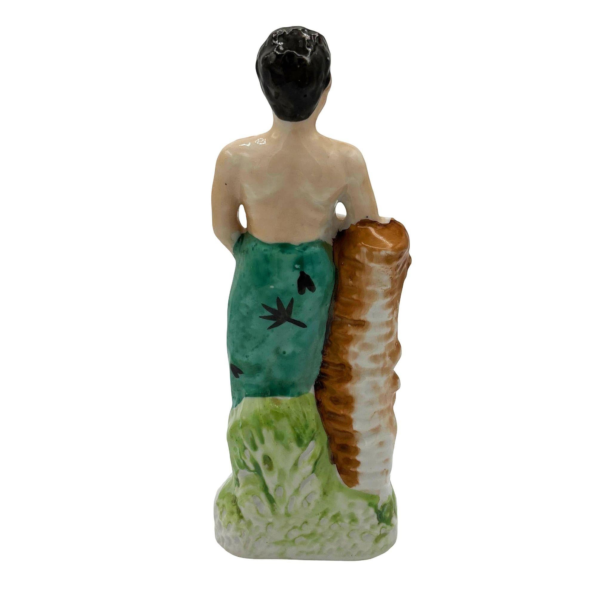 Milieu du XXe siècle Figurine du milieu du siècle en céramique avec offrande de fruits et fleurs en vente