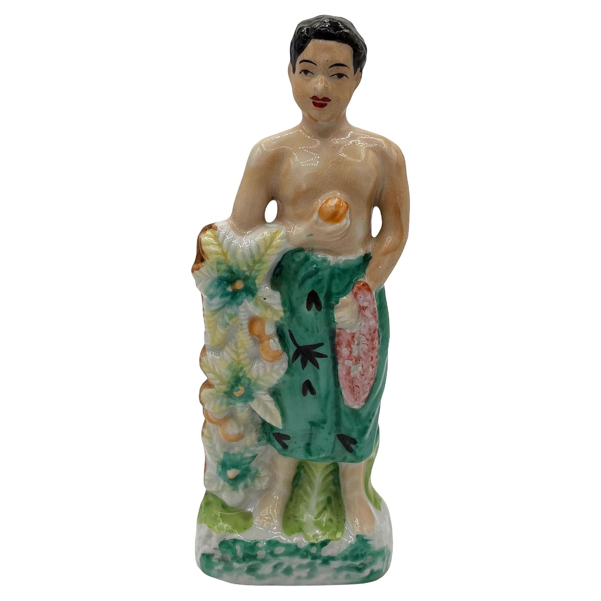 Ragazzo nativo di metà secolo con offerta di frutta e fiori, statuetta di ceramica