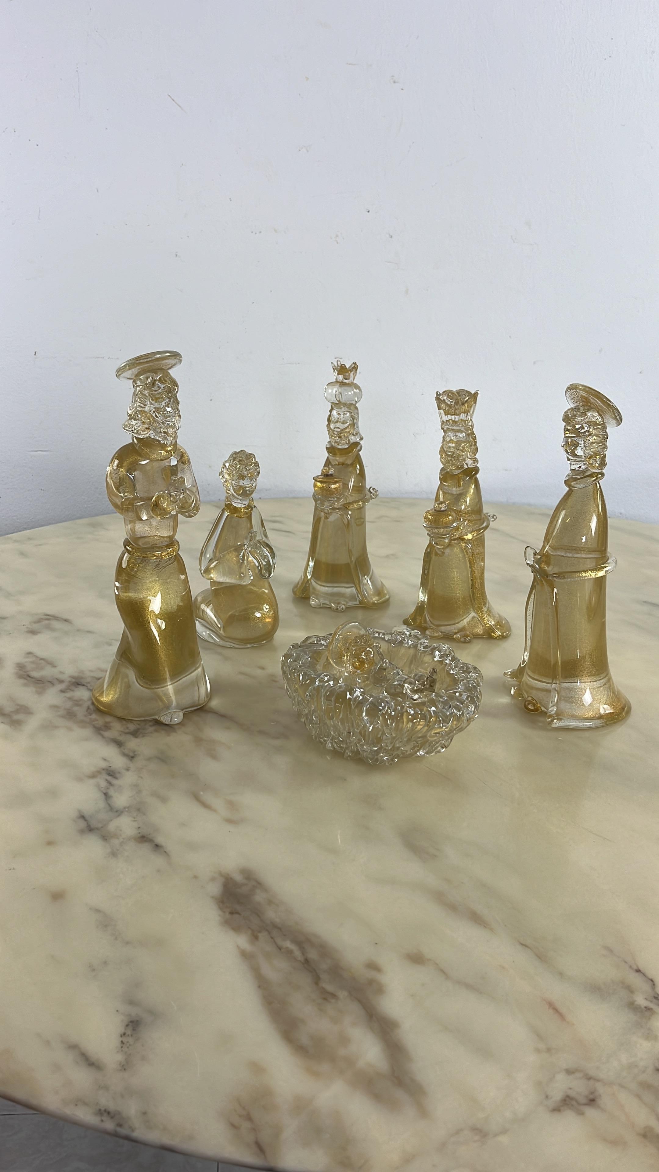 Nativité du milieu du siècle en verre de Murano attribuée à Gino Cenedese, années 1960
Acheté par mes grands-parents dans l'une des boutiques les plus prestigieuses de la place Saint-Marc, à Venise, lors de leur voyage de noces.
Toutes les pièces