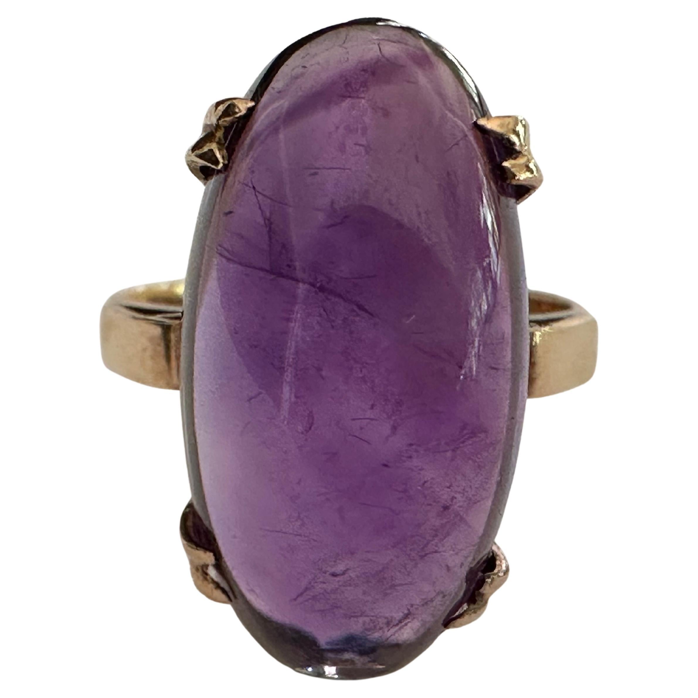 Cocktailring aus der Mitte des Jahrhunderts aus natürlichem Amethyst und 18 Karat Gelbgold im Angebot