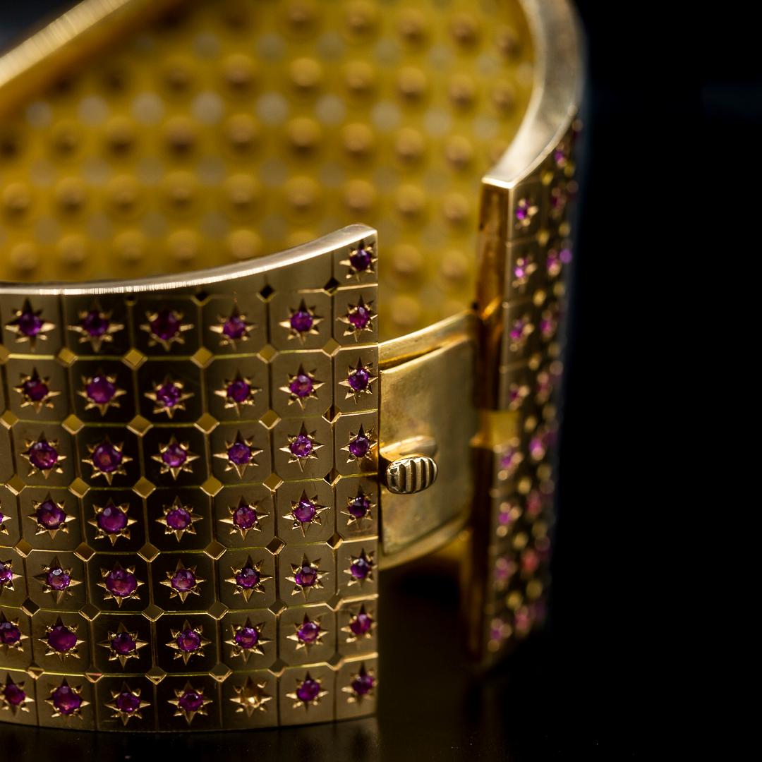 Mid-Century Natural Burmese No Heat Ruby Bangle Bracelet Rose Gold 1950s 1960s For Sale 1