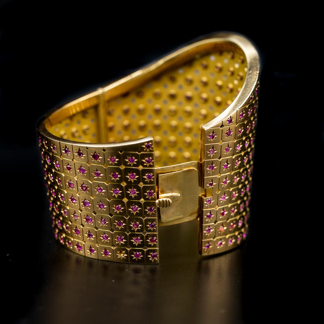 Mid-Century Natural Burmese No Heat Ruby Bangle Bracelet Rose Gold 1950s 1960s For Sale 2