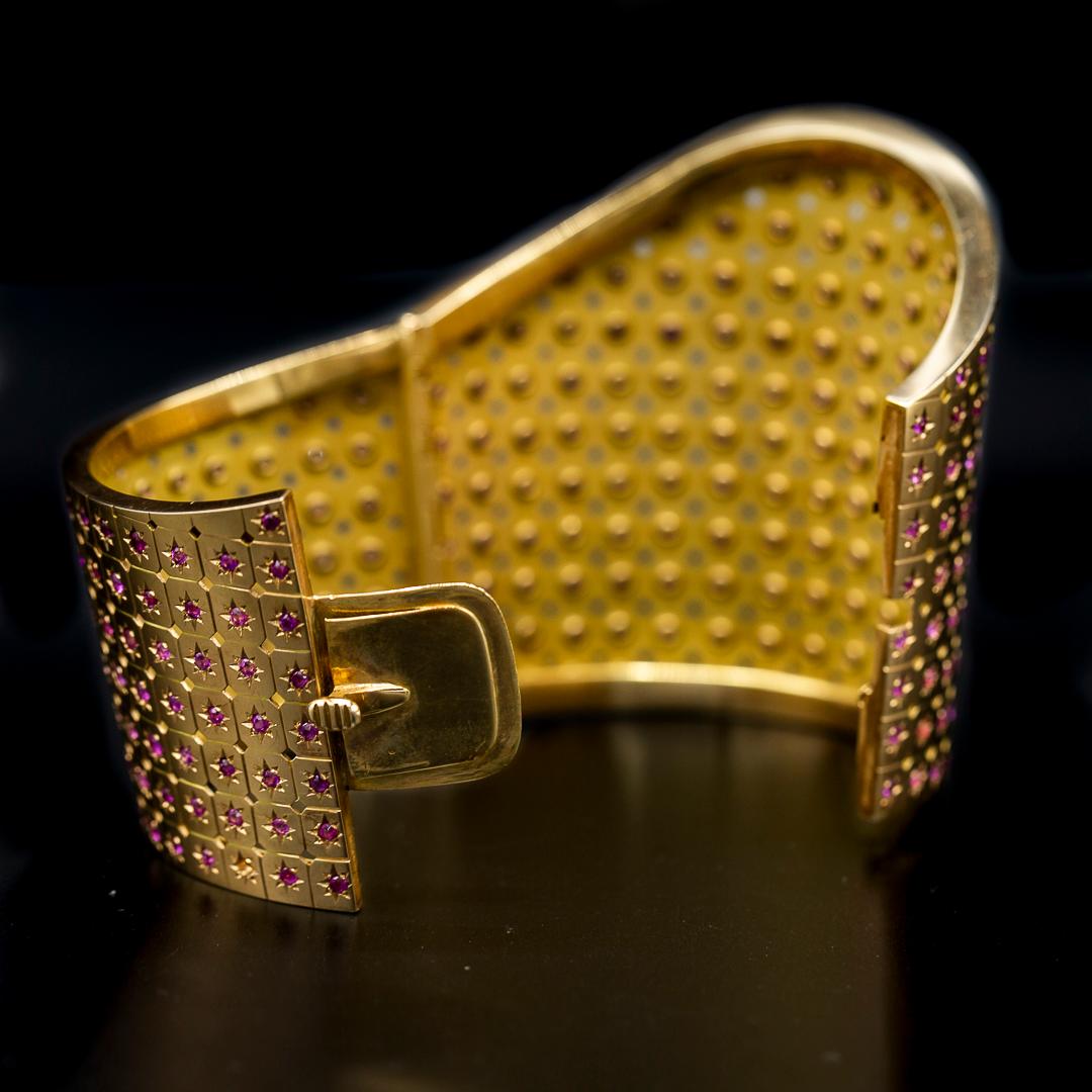 Mid-Century Natural Burmese No Heat Ruby Bangle Bracelet Rose Gold 1950s 1960s For Sale 3