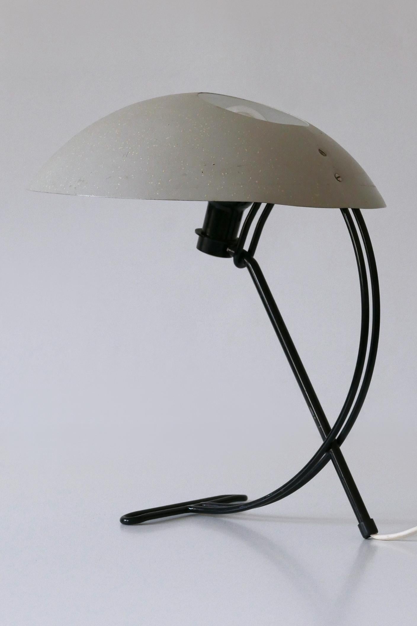 Lampe de table ou lampe de bureau NB100 du milieu du siècle par Louis Kalff pour Philips, années 1950 Bon état - En vente à Munich, DE