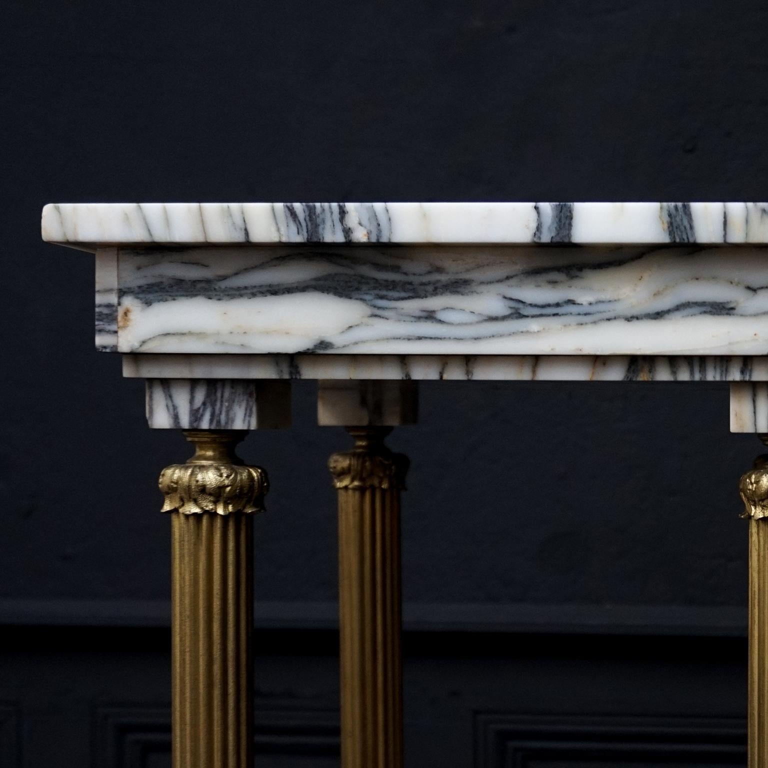 Italian Midcentury Neoclassical Marble and Gilt Brass Three-Tier Étagère Shelf Stand