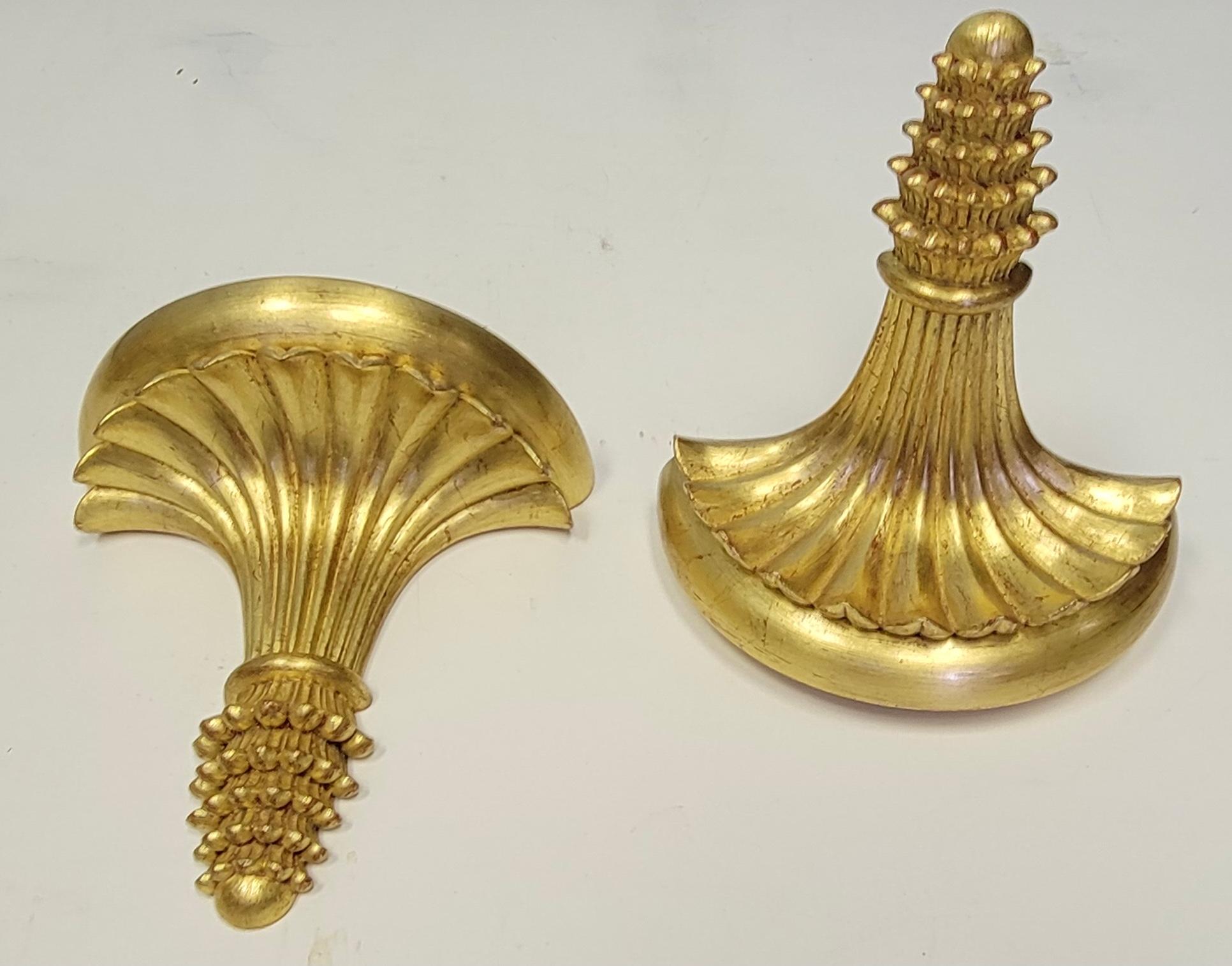 Giltwood Mid-Century Neo-Classical Style Gilt Italian Wall Brackets, Set of 4 For Sale