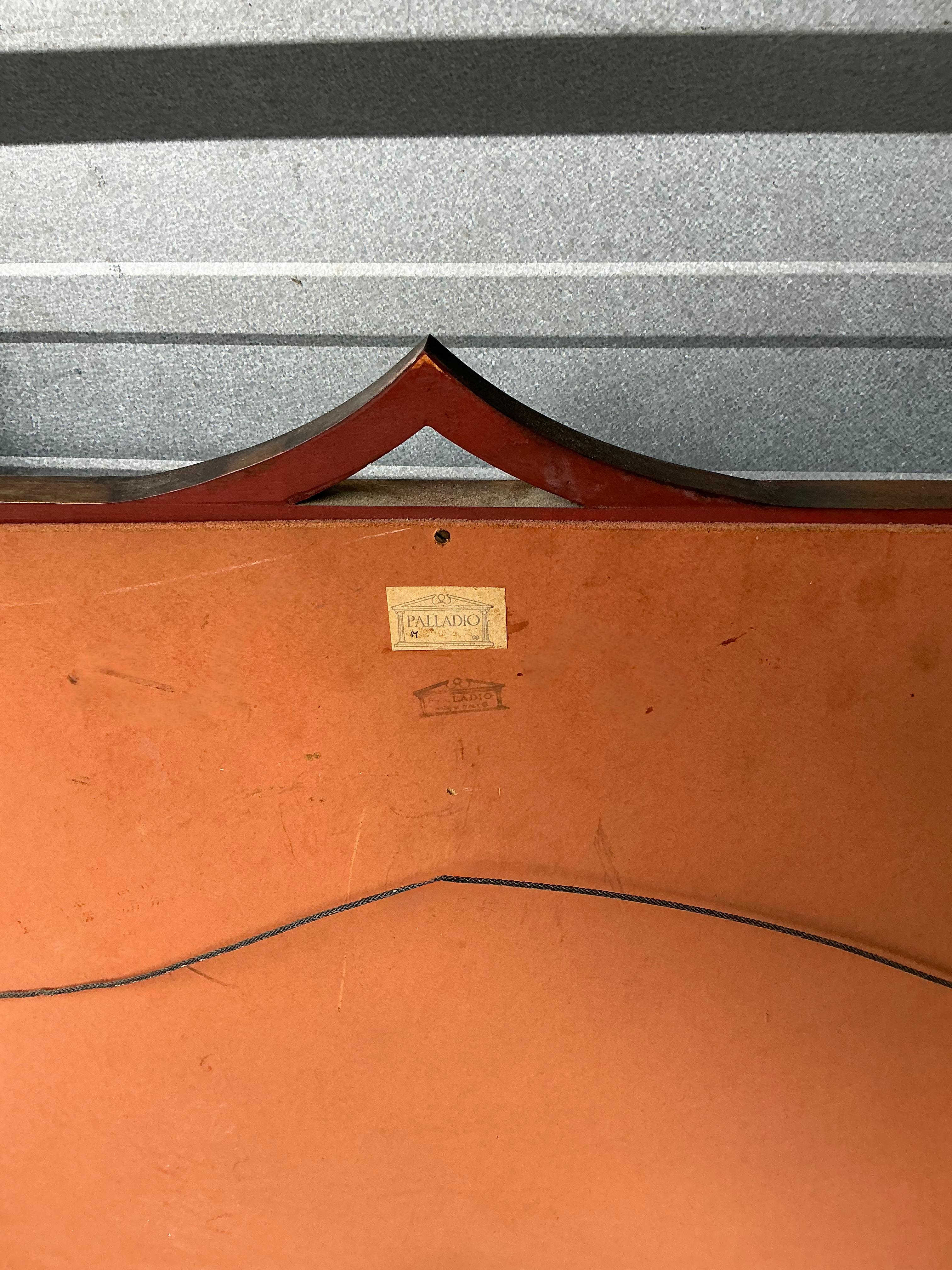 Mid-Century Neo-Klassischen Stil Giltwood & Ebenholz Spiegel von Palladio - Paar im Zustand „Gut“ in Kennesaw, GA