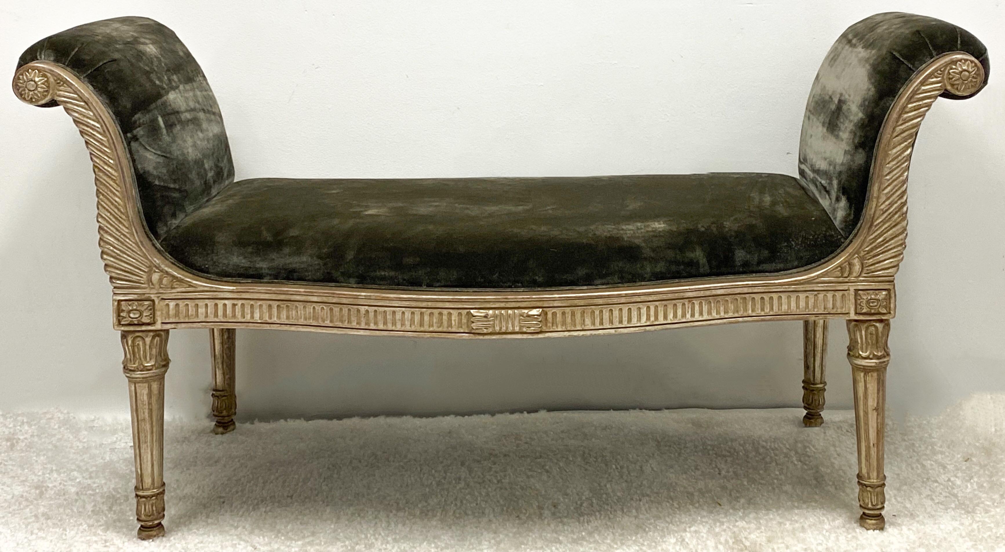 Midcentury Neoclassical Style Silver Giltwood Bench In Good Condition In Kennesaw, GA