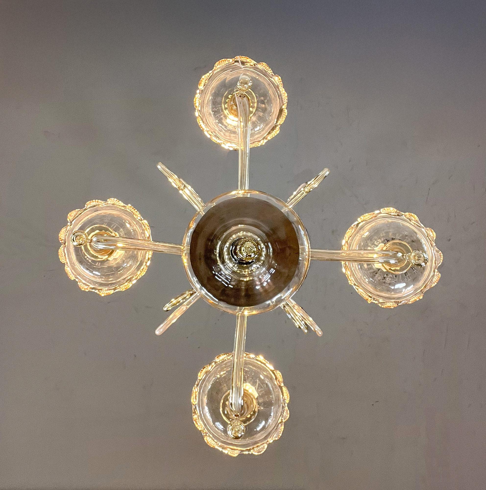 Italiano Lampadario neo-rococò di Murano di metà secolo con ambra dorata in vendita