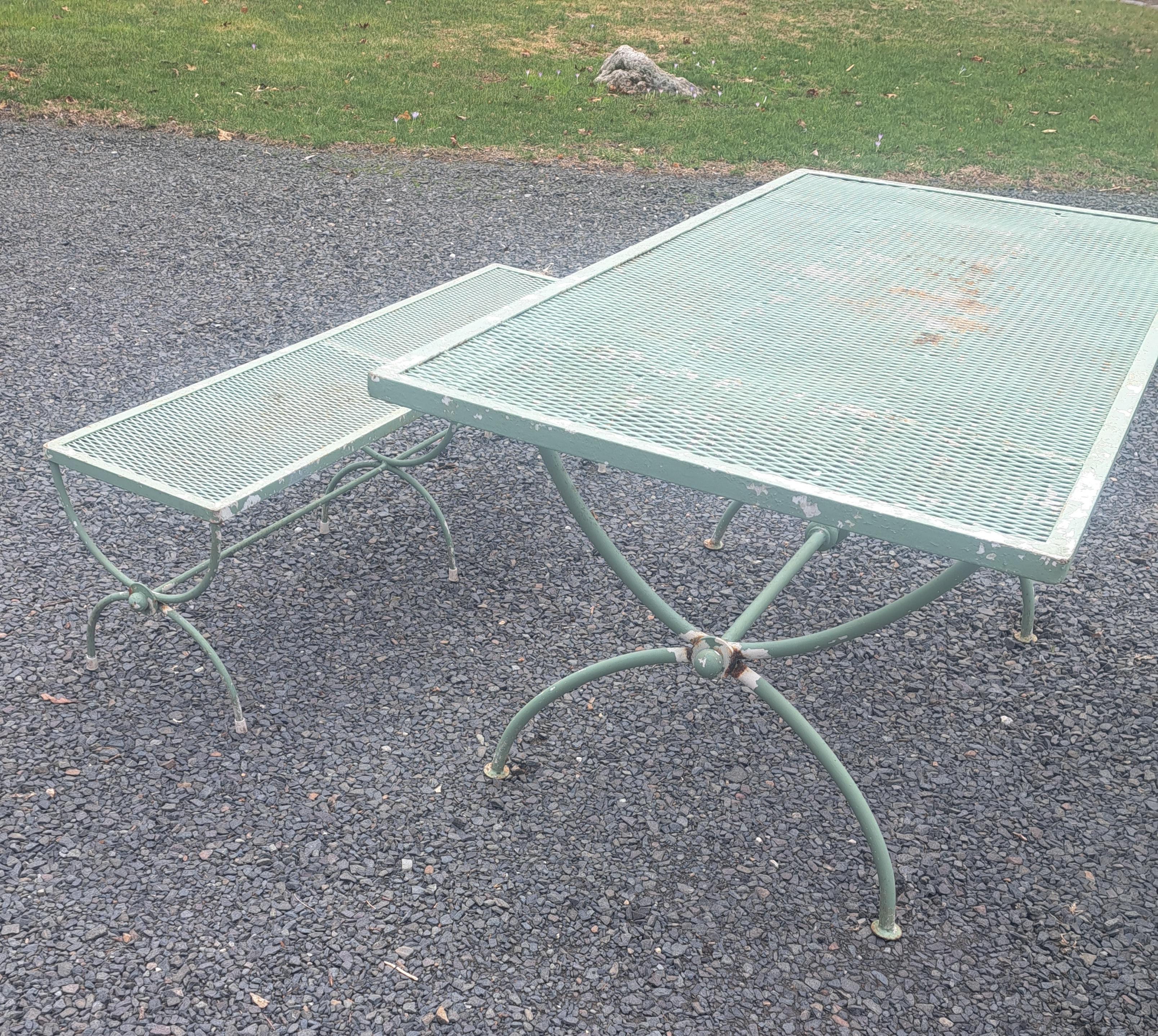 Mid Century Neoklassischen Stil Garten Esszimmer Set Tisch und Bänke (Metall) im Angebot
