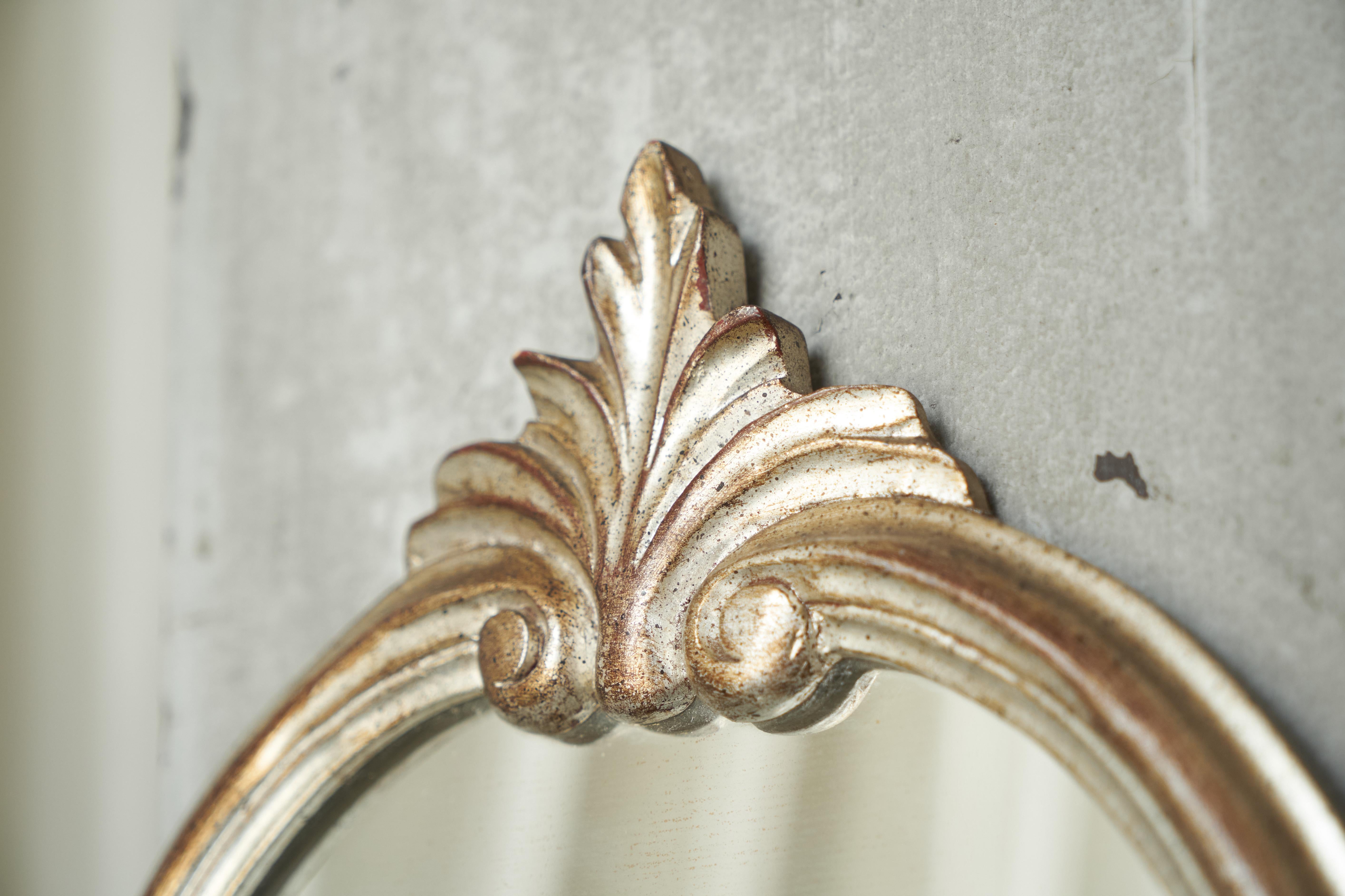 Legno Specchio da parete neoclassico di metà secolo in Wood in vendita