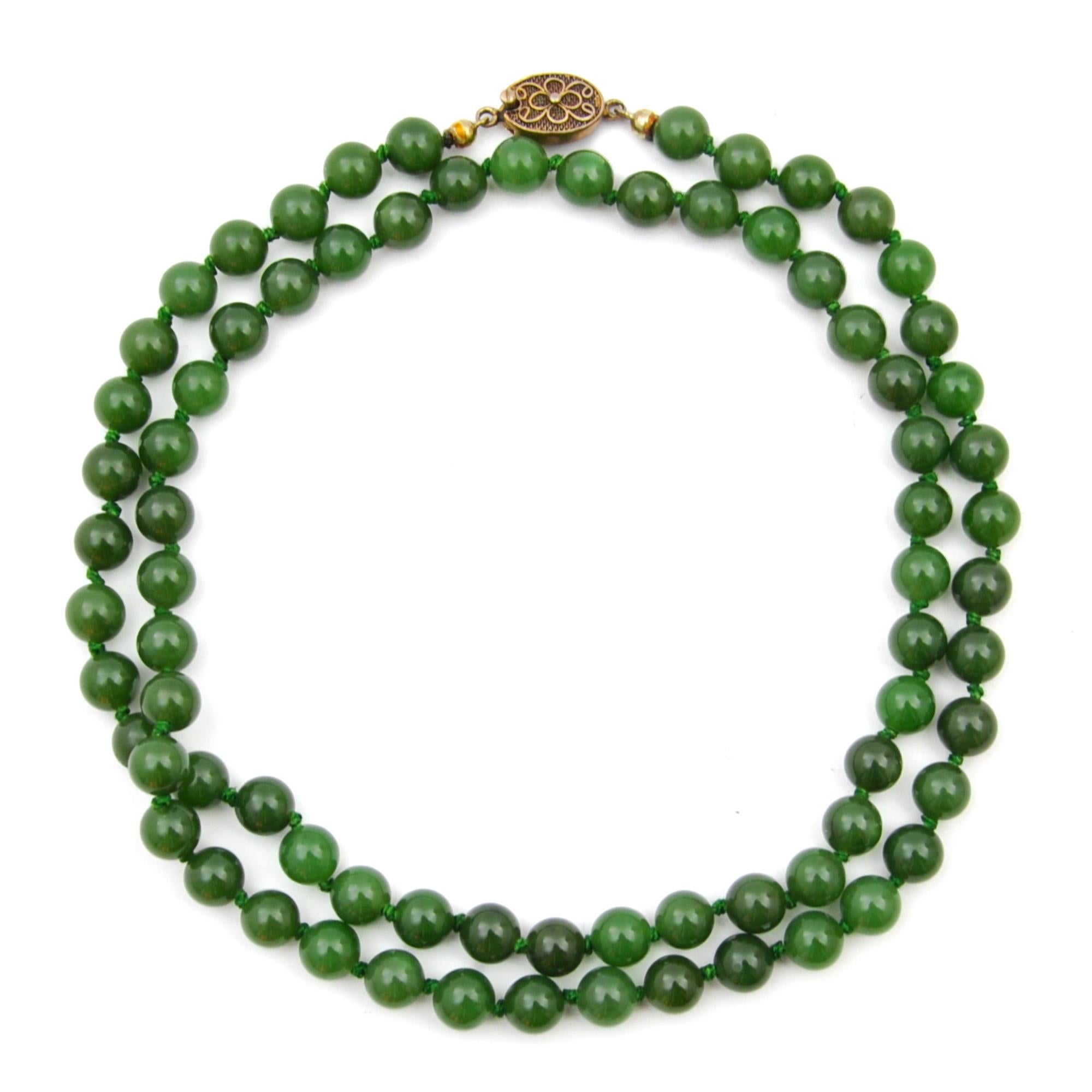 vintage green bead necklace