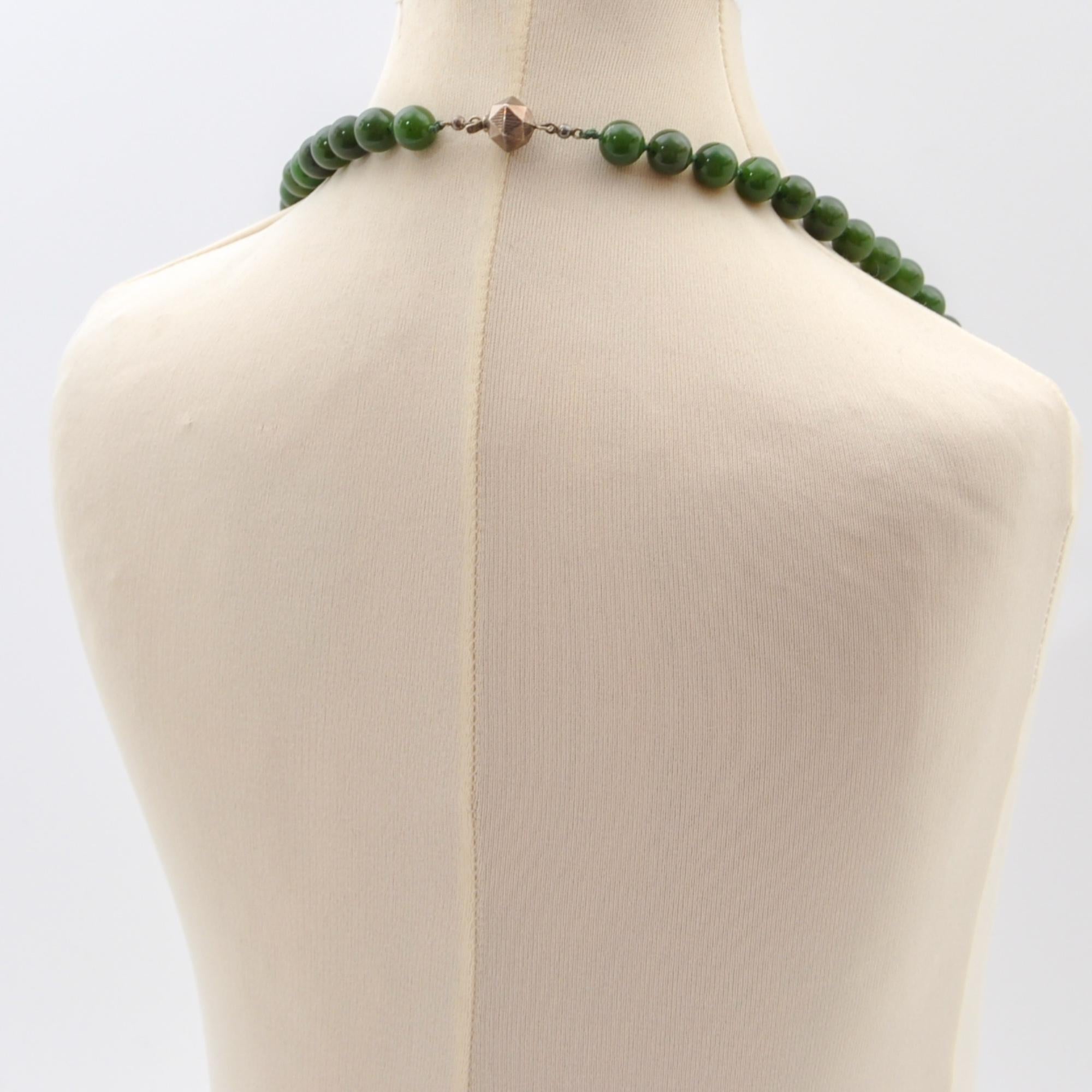 Mid-Century Nephrite Jade Silver Single-Strand Necklace 1