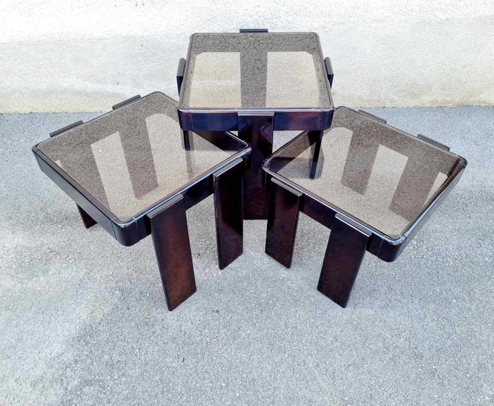 Italian Mid Century Nesting Tables Designed by Gianfranco Frattini for Meblo, Italy 70s For Sale