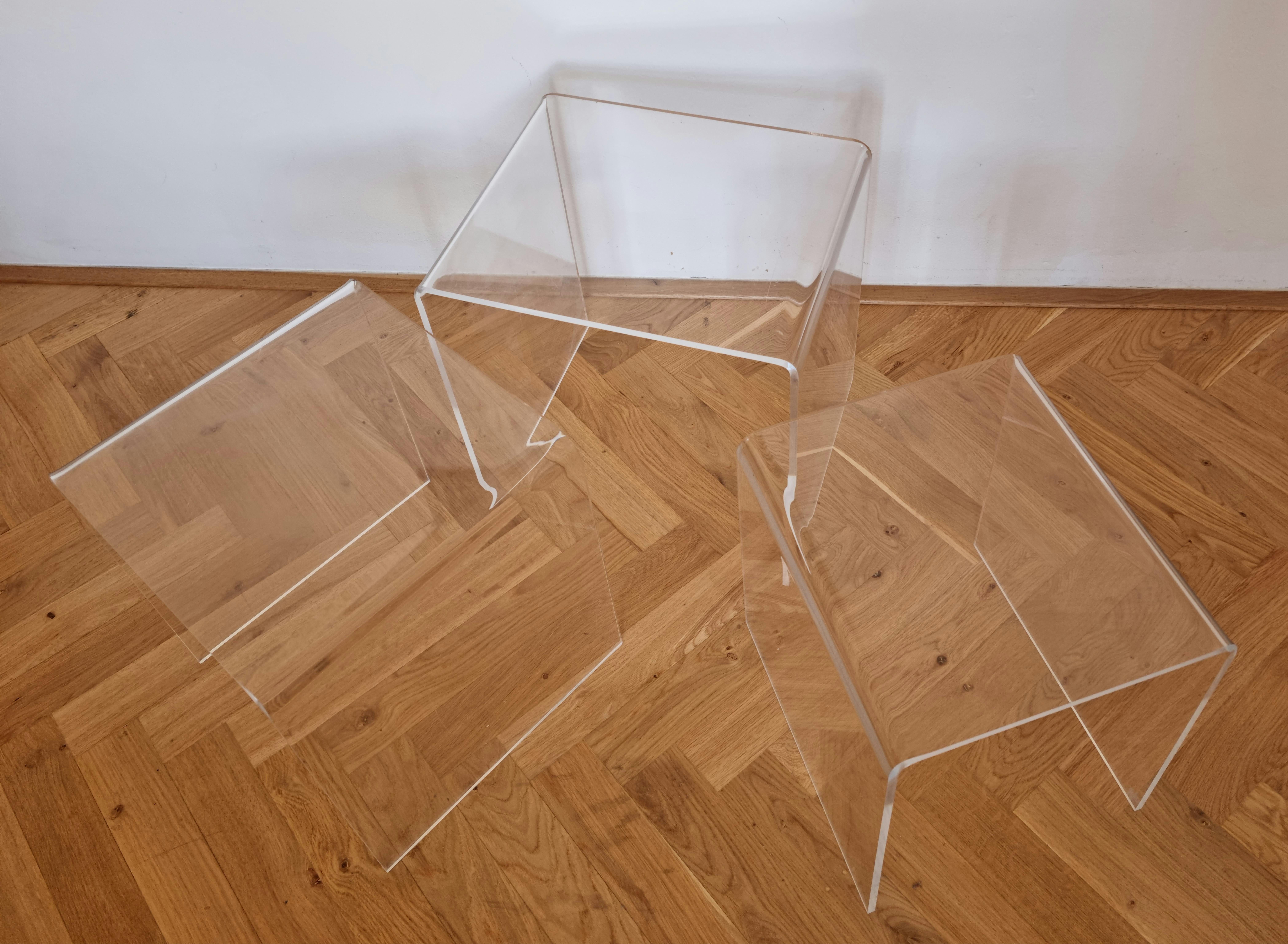 Mid Century Nesting Tables, Plexiglass, Italy, 1970s In Good Condition For Sale In Praha, CZ