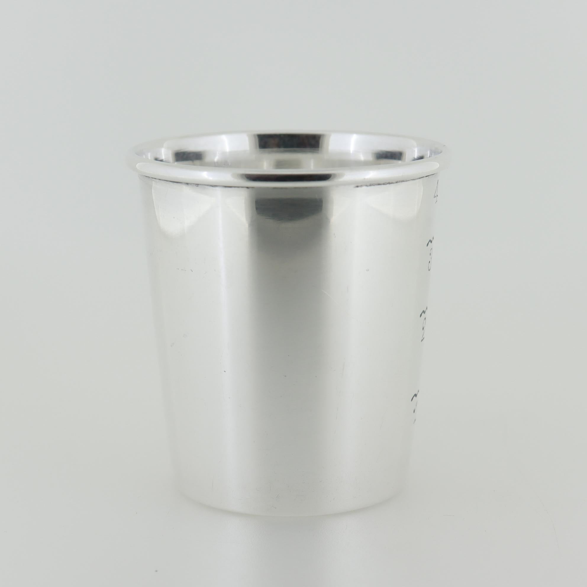 Mediados de siglo Newport de Gorham Plata de ley 4 oz. Medidor de licor o Jigger de bar en Bueno estado para la venta en Philadelphia, PA