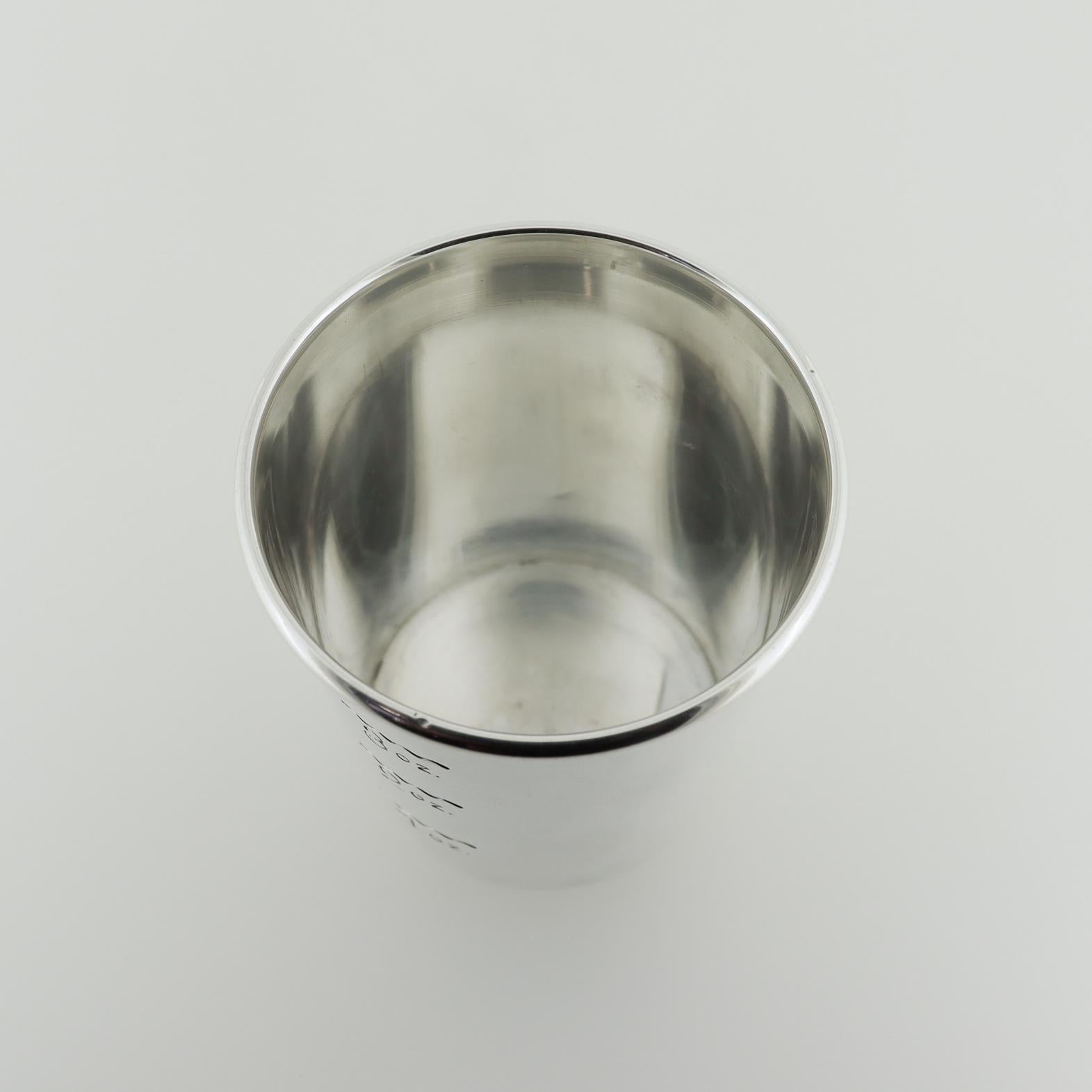 Mediados de siglo Newport de Gorham Plata de ley 4 oz. Medidor de licor o Jigger de bar Plata esterlina en venta