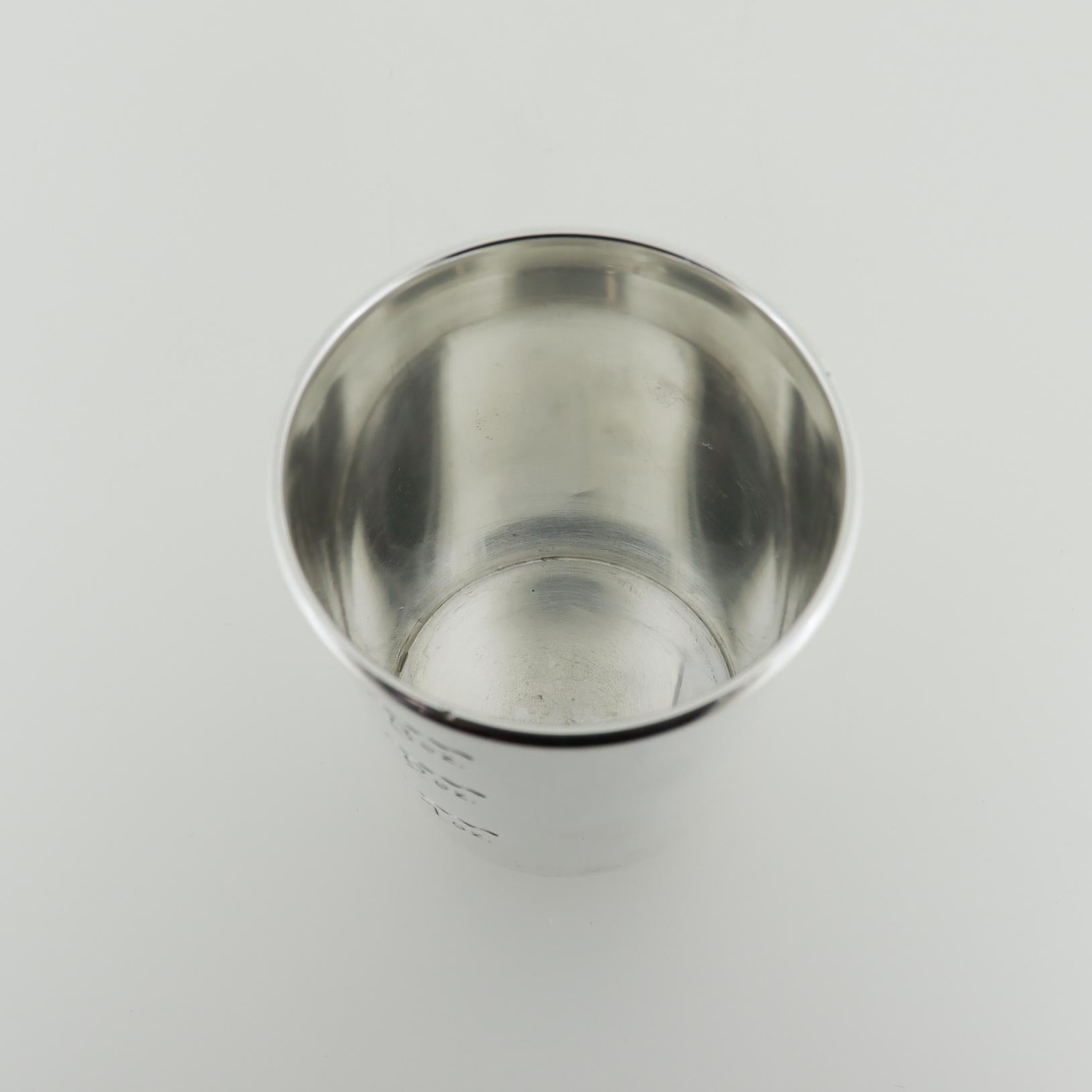 Mediados de siglo Newport de Gorham Plata de ley 4 oz. Medidor de licor o Jigger de bar en venta 1