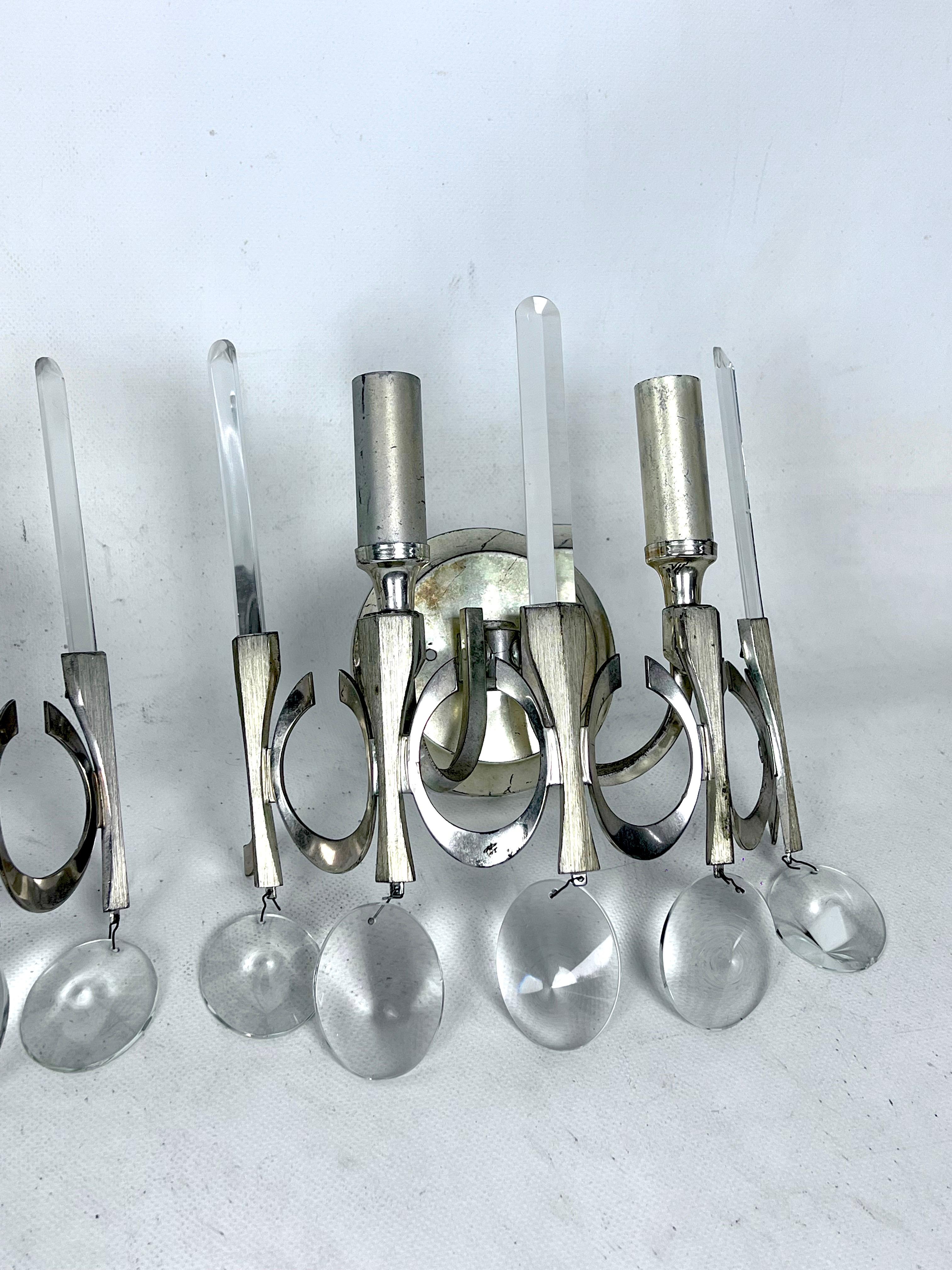 Mid-Century nicheled brass and glass sconces by Sciolari. Labeled. Italy 1960s For Sale 2