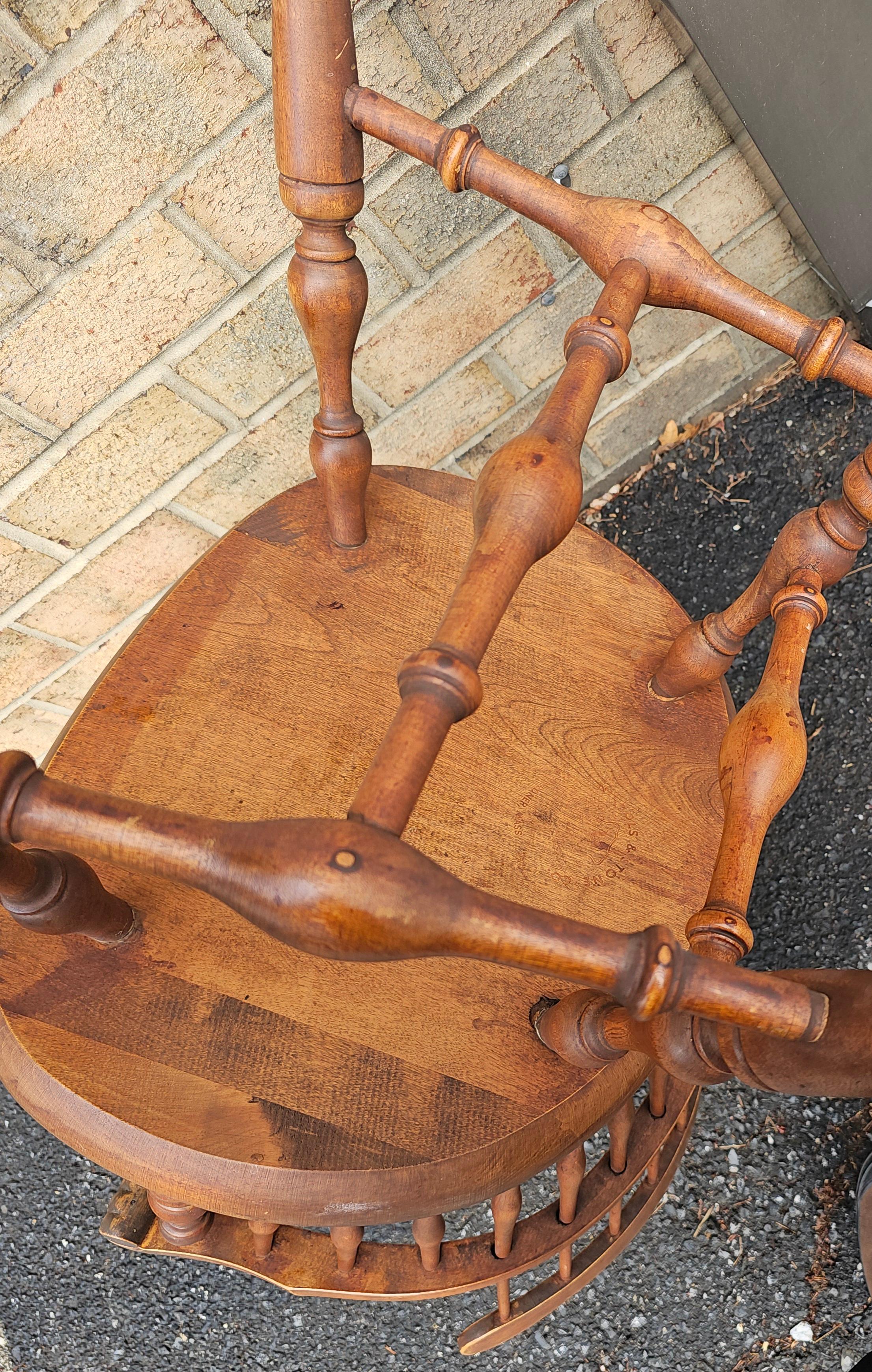 Érable Fauteuil Windsor du milieu du siècle dernier Nichols and Stone Maple Comb Back Maple en vente