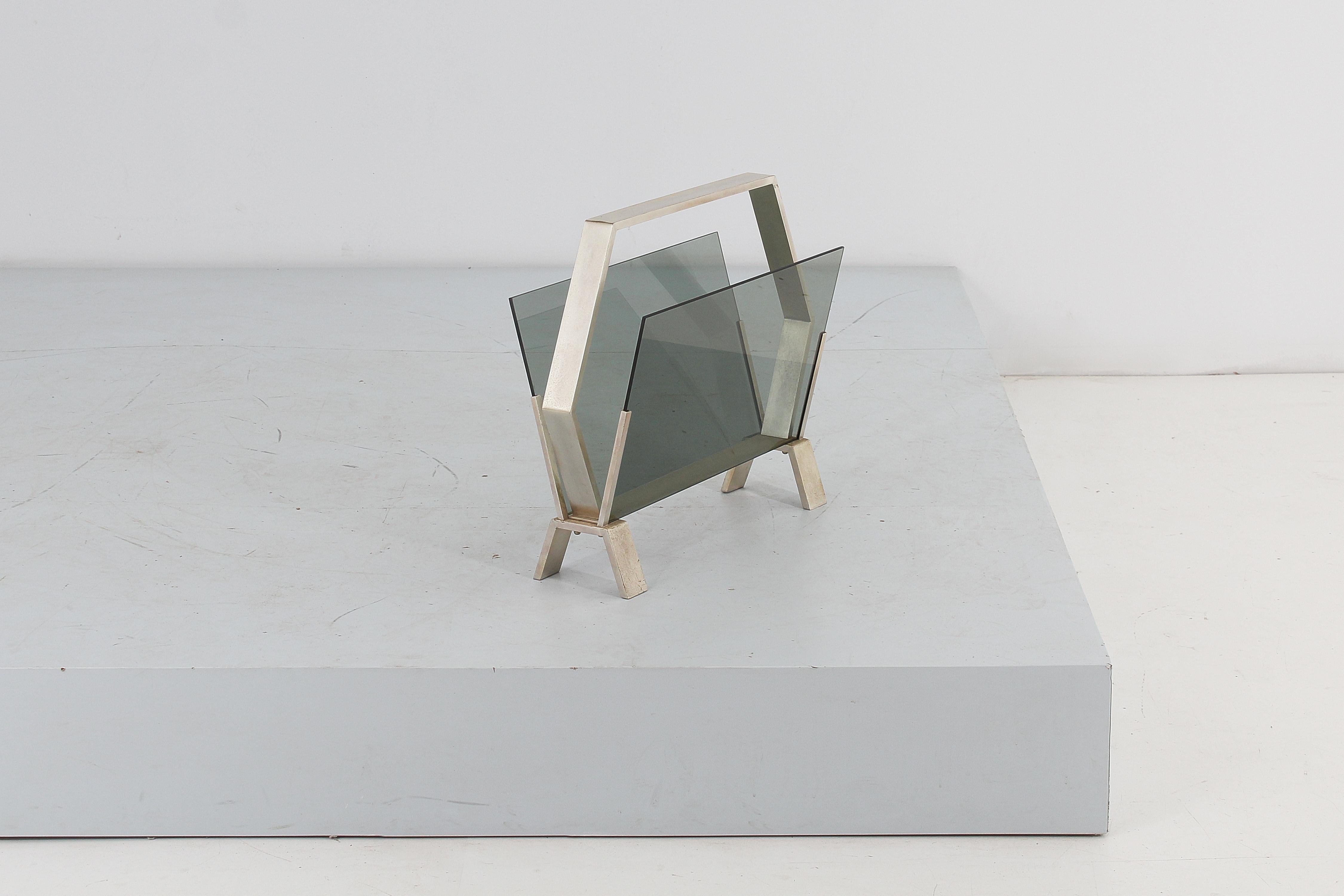 Midcentury Nickel-Plated Brass and Smoked Glass Magazine Rack, Italy, 1960s For Sale 1