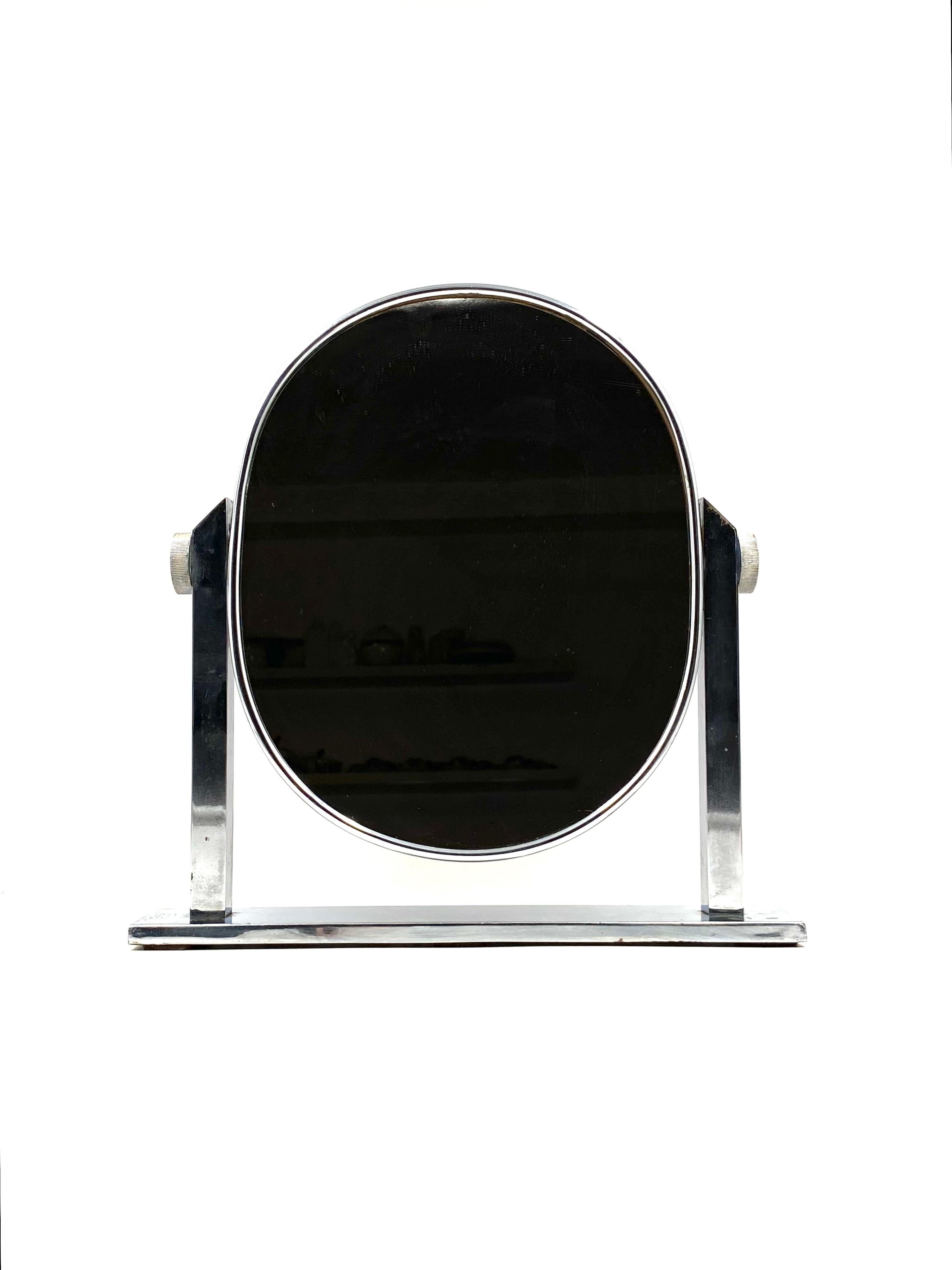 Mid-Century Modern Miroir de table / vanité en laiton nickelé du milieu du siècle dernier, Italie, années 1960 en vente