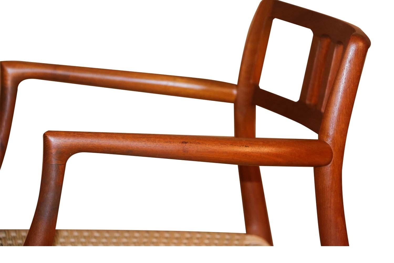 Danois Fauteuils en teck Niels Moller modèle 64 du milieu du siècle dernier