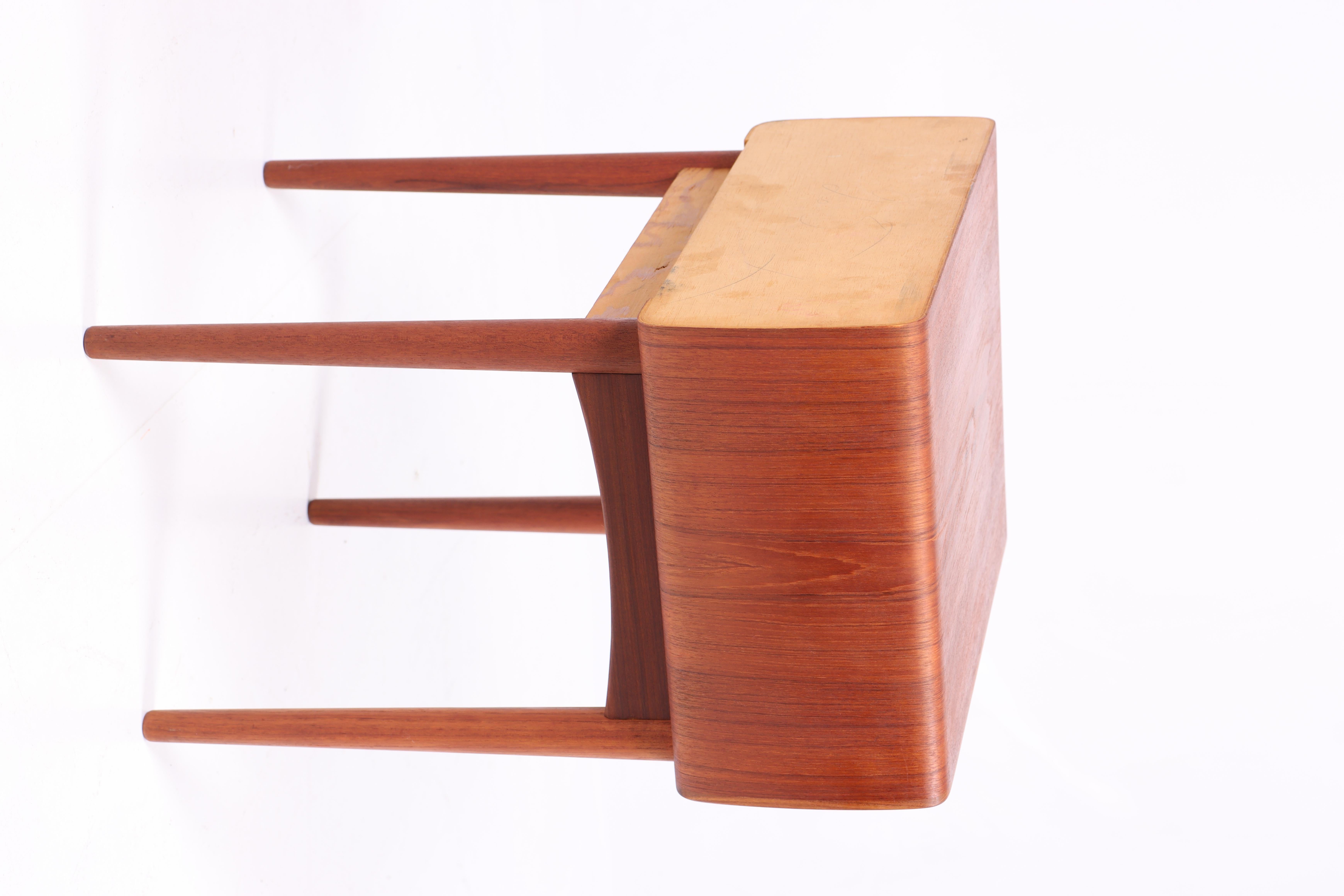 Mid-Century Nightstand by Johannes Andersen, 1960s In Good Condition For Sale In Lejre, DK