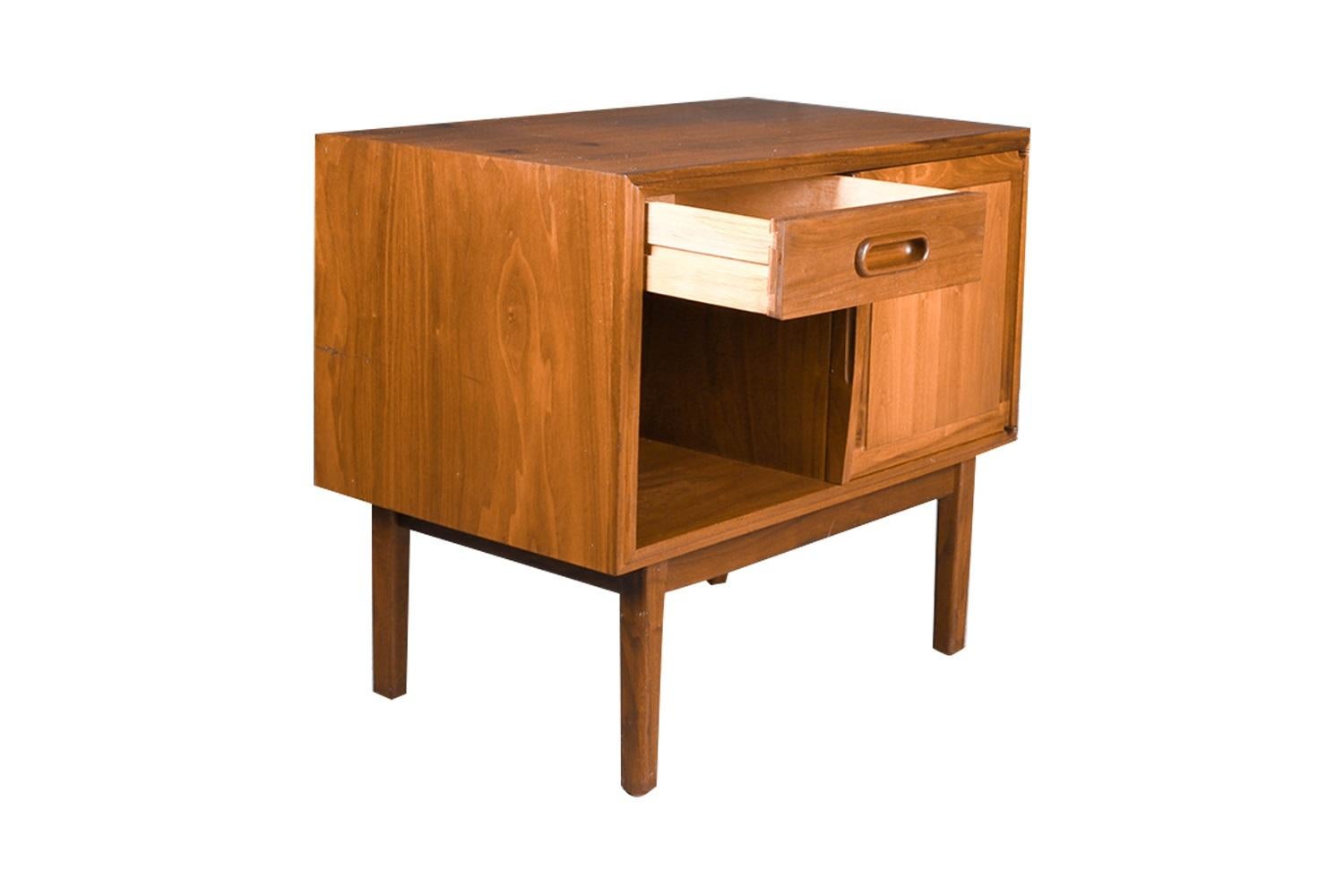 Mid Century Nightstand Side Table Jack Cartwright for Founders 1