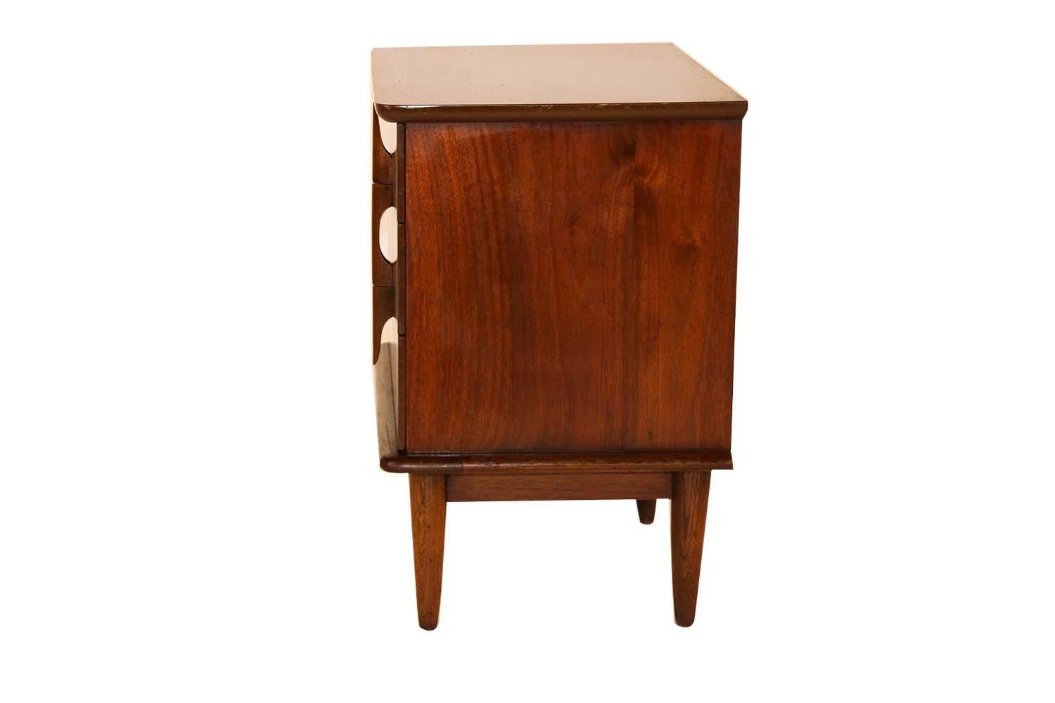 Mid-20th Century Midcentury Nightstand Side Table United Furniture