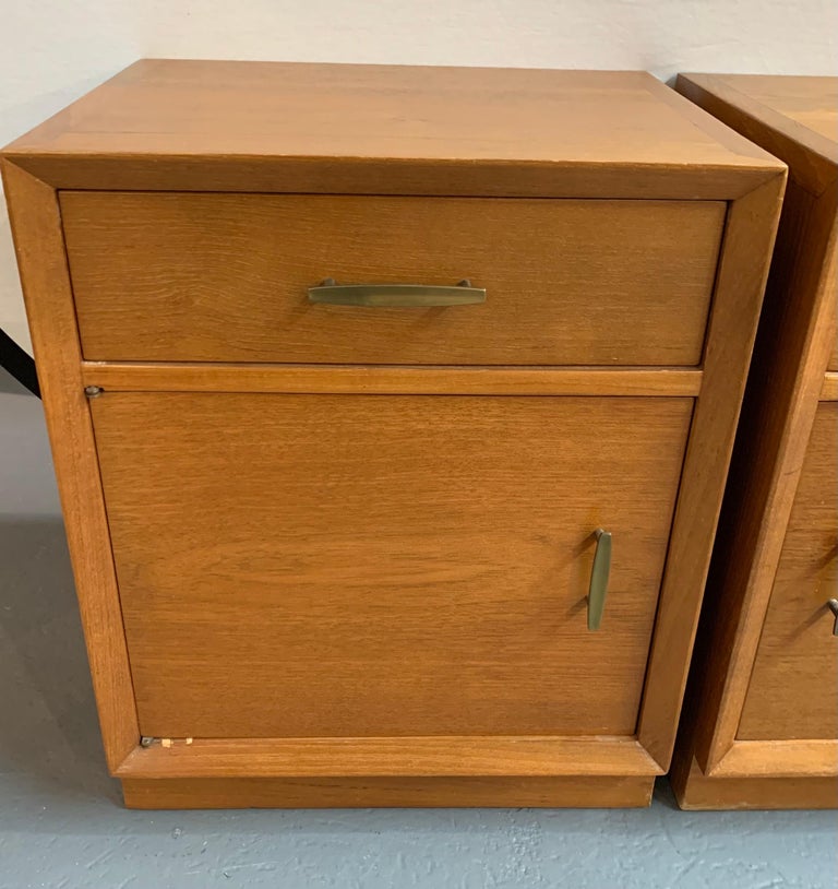 Mid Century Nightstands Bedside Tables, Pair For Sale 2