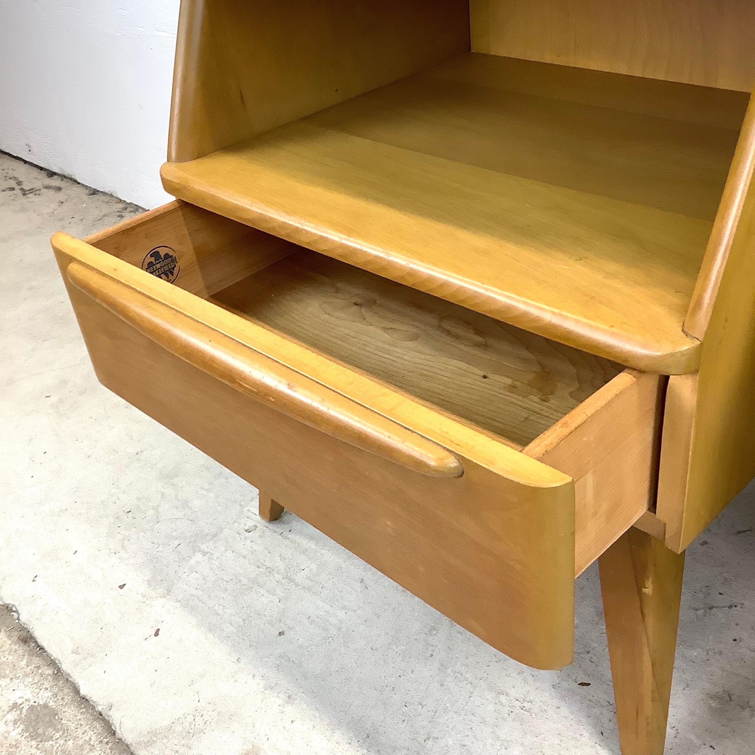 Mid-Century Nightstands by Heywood-Wakefield- a Pair 3