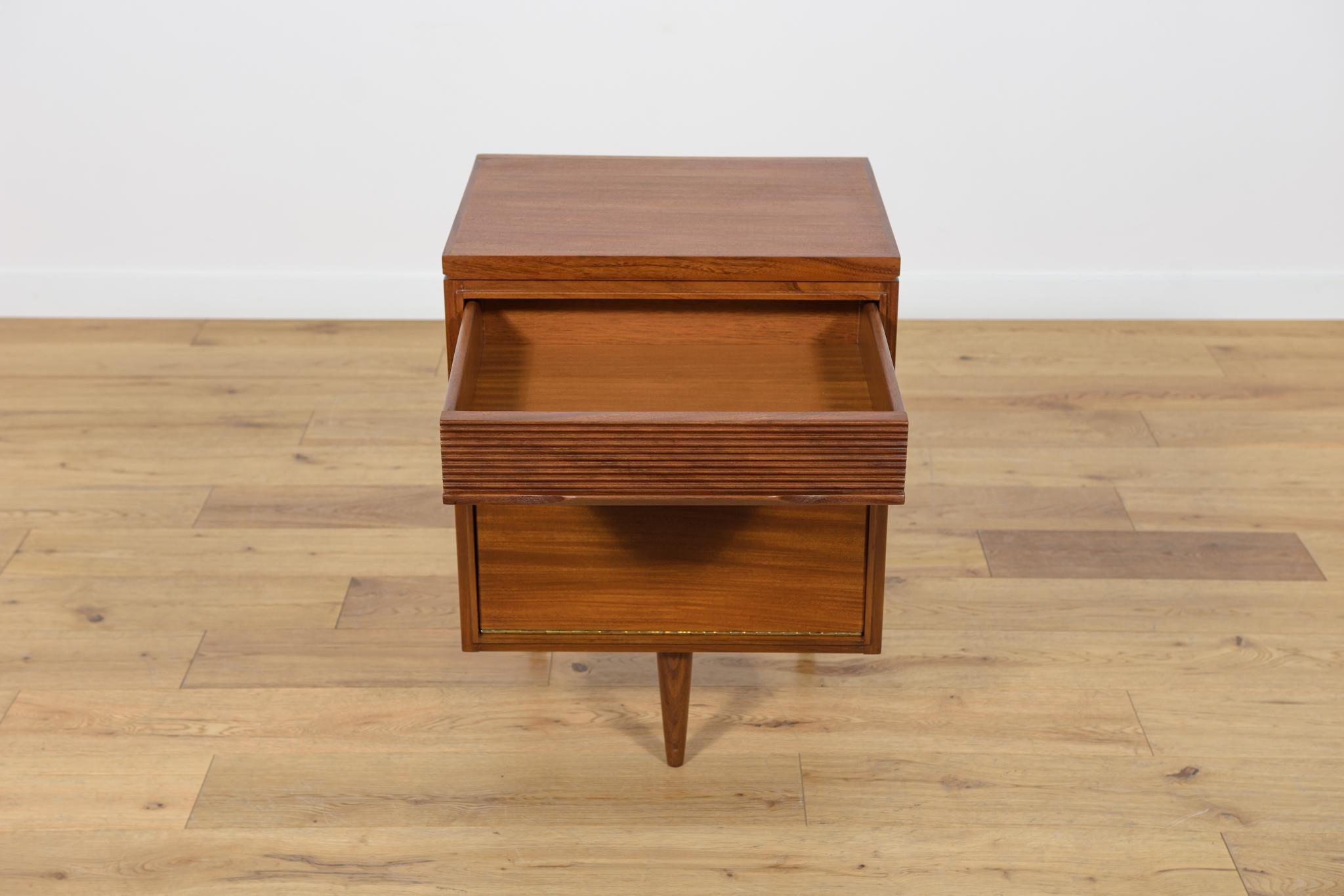 Mid-Century Nightstands from White & Newton, 1960s, Set of 2 3