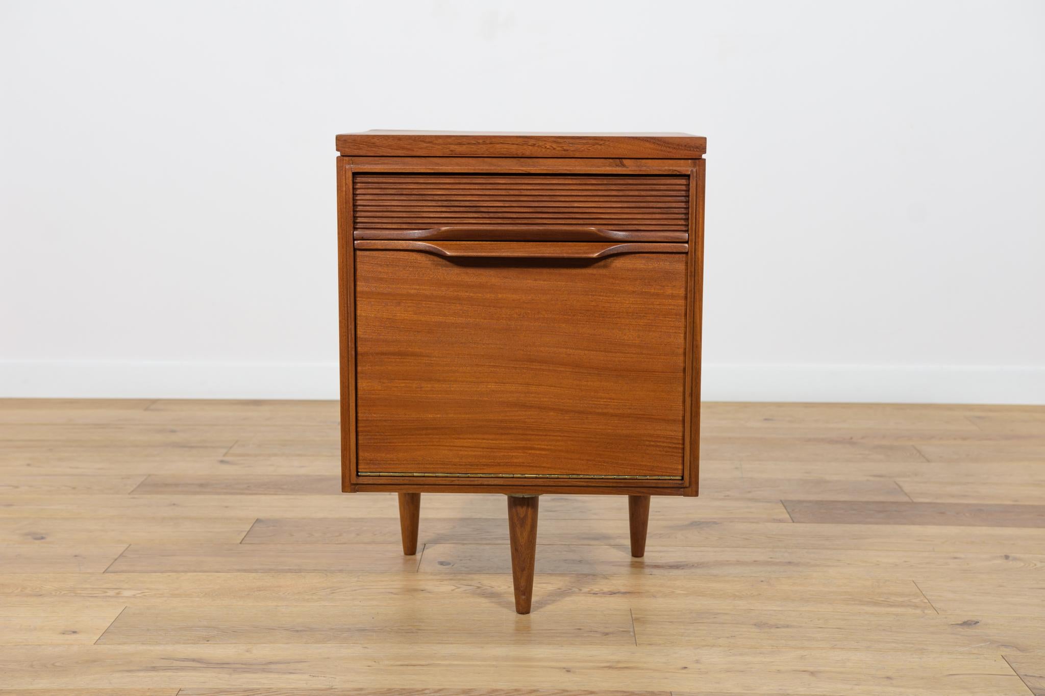Woodwork Mid-Century Nightstands from White & Newton, 1960s, Set of 2