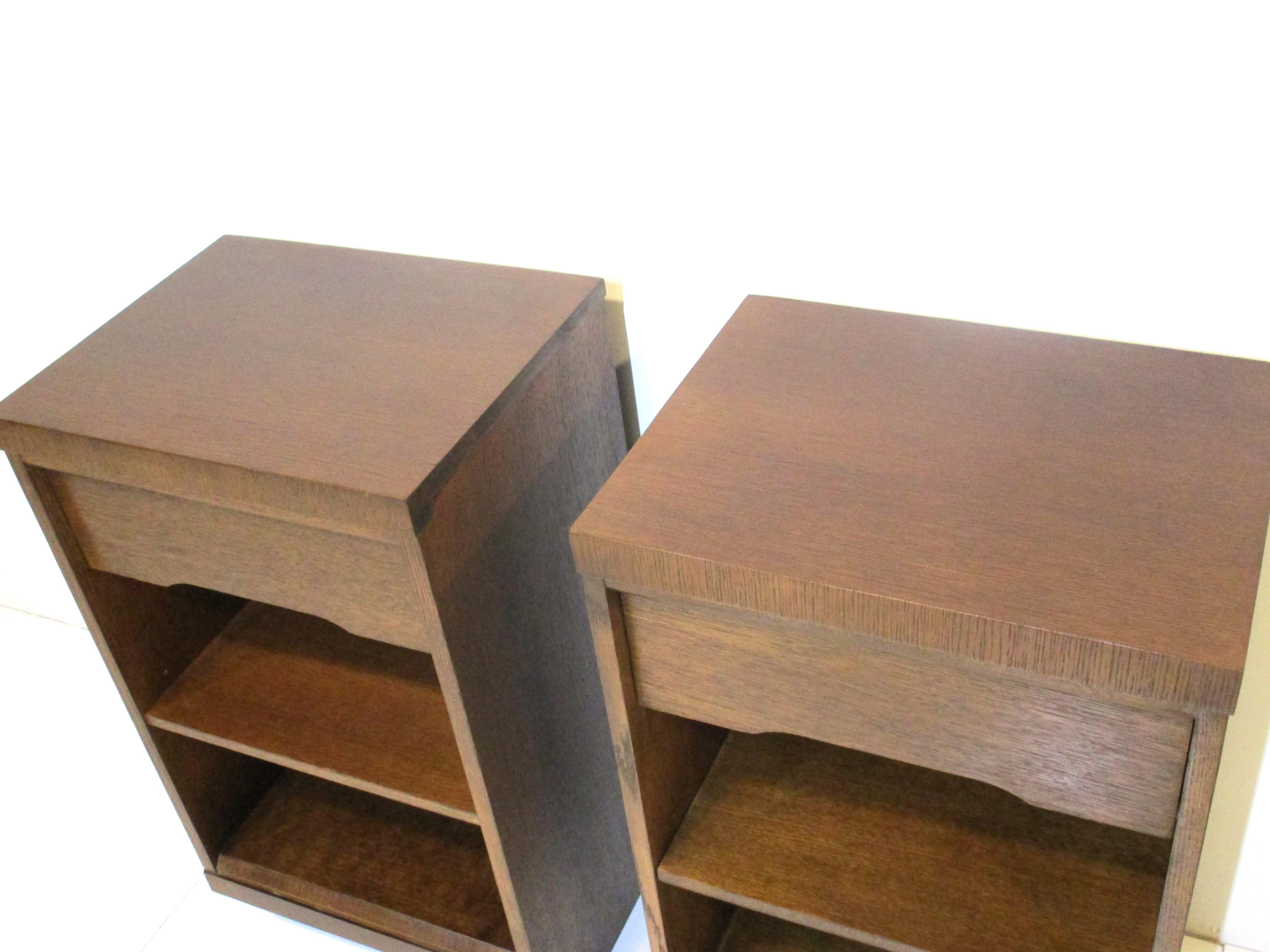 Mid Century Nightstands in the Style of Lane / Drexel   For Sale 2