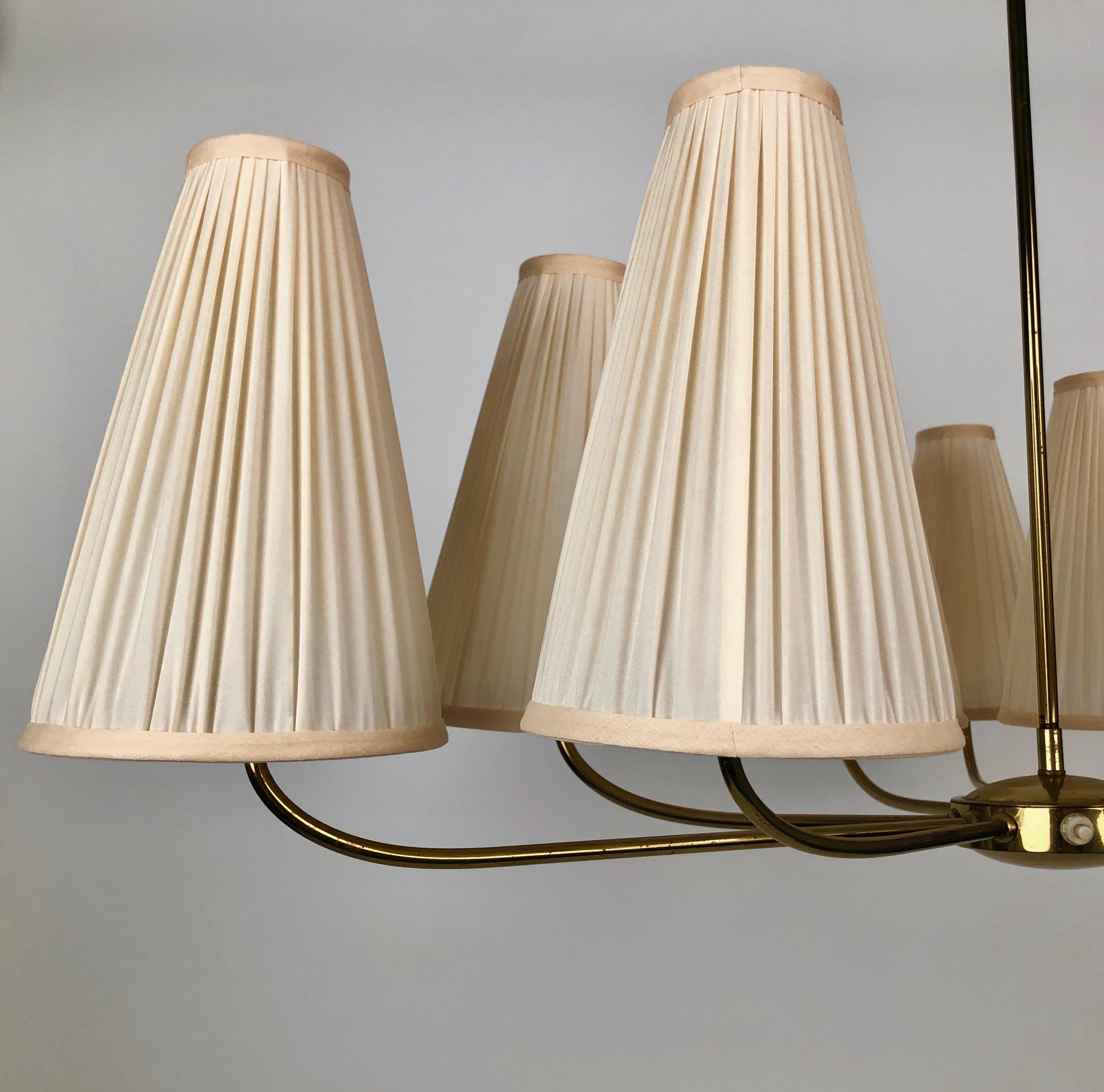 Polished Mid-Century nine arm oval Chandelier  in Brass from Rupert Nikoll, Austria For Sale