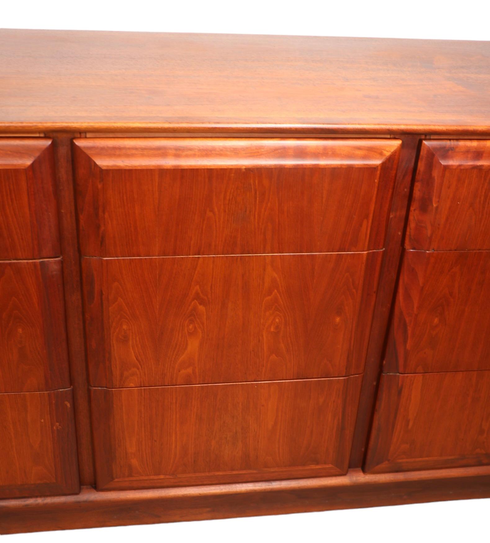  Mid Century Nine Drawer   Dresser by Dillingham att. to Baughman c. 1960/1970's For Sale 4