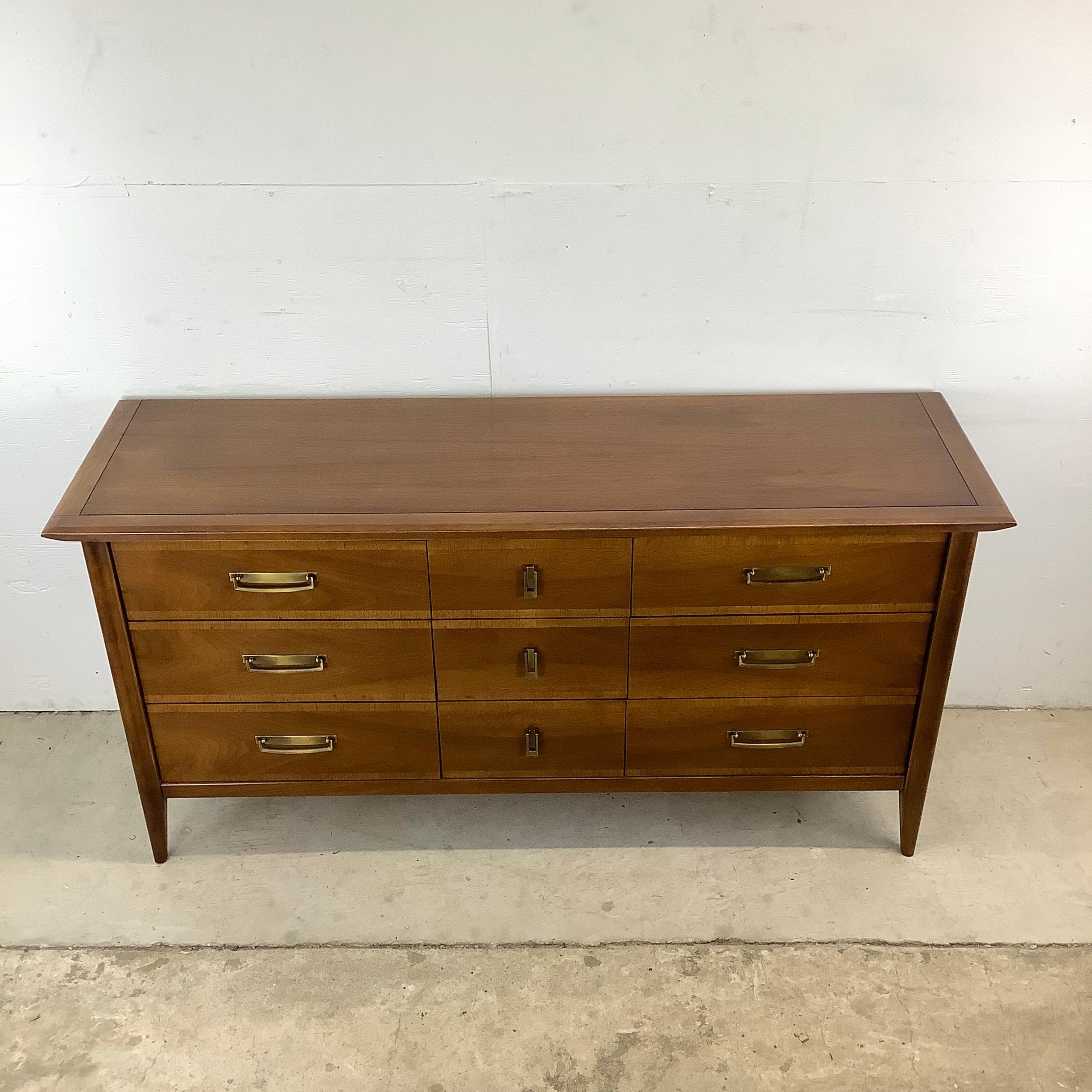 Mid-Century Nine Drawer Dresser by Stanley Furniture In Good Condition In Trenton, NJ