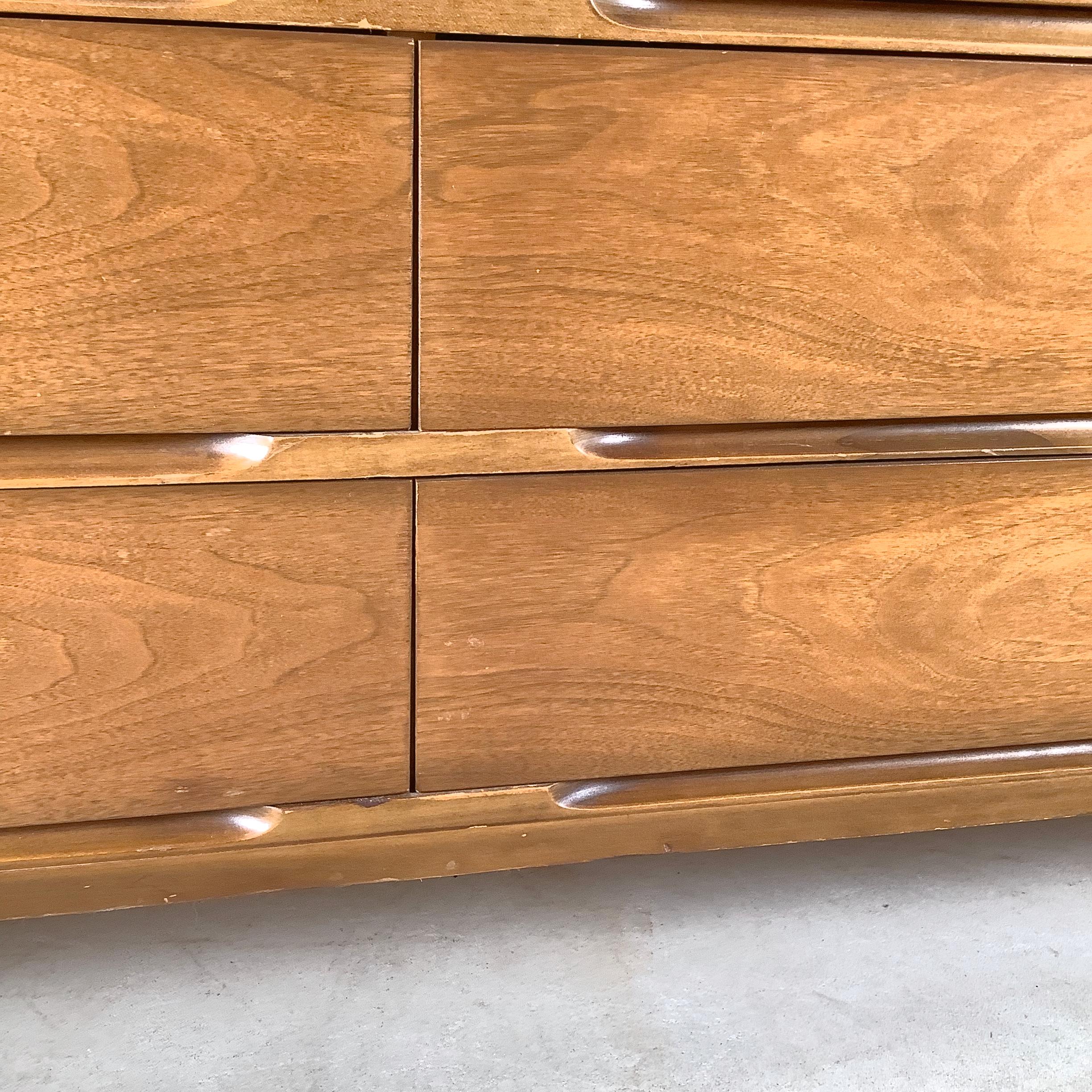 Mid-Century Nine Drawer Walnut Bedroom Dresser For Sale 5