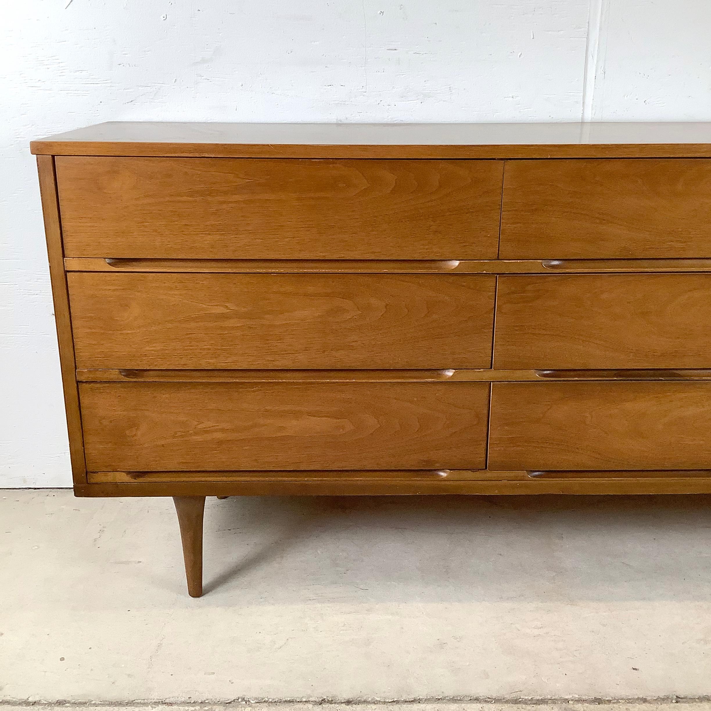 Mid-Century Nine Drawer Walnut Bedroom Dresser For Sale 10