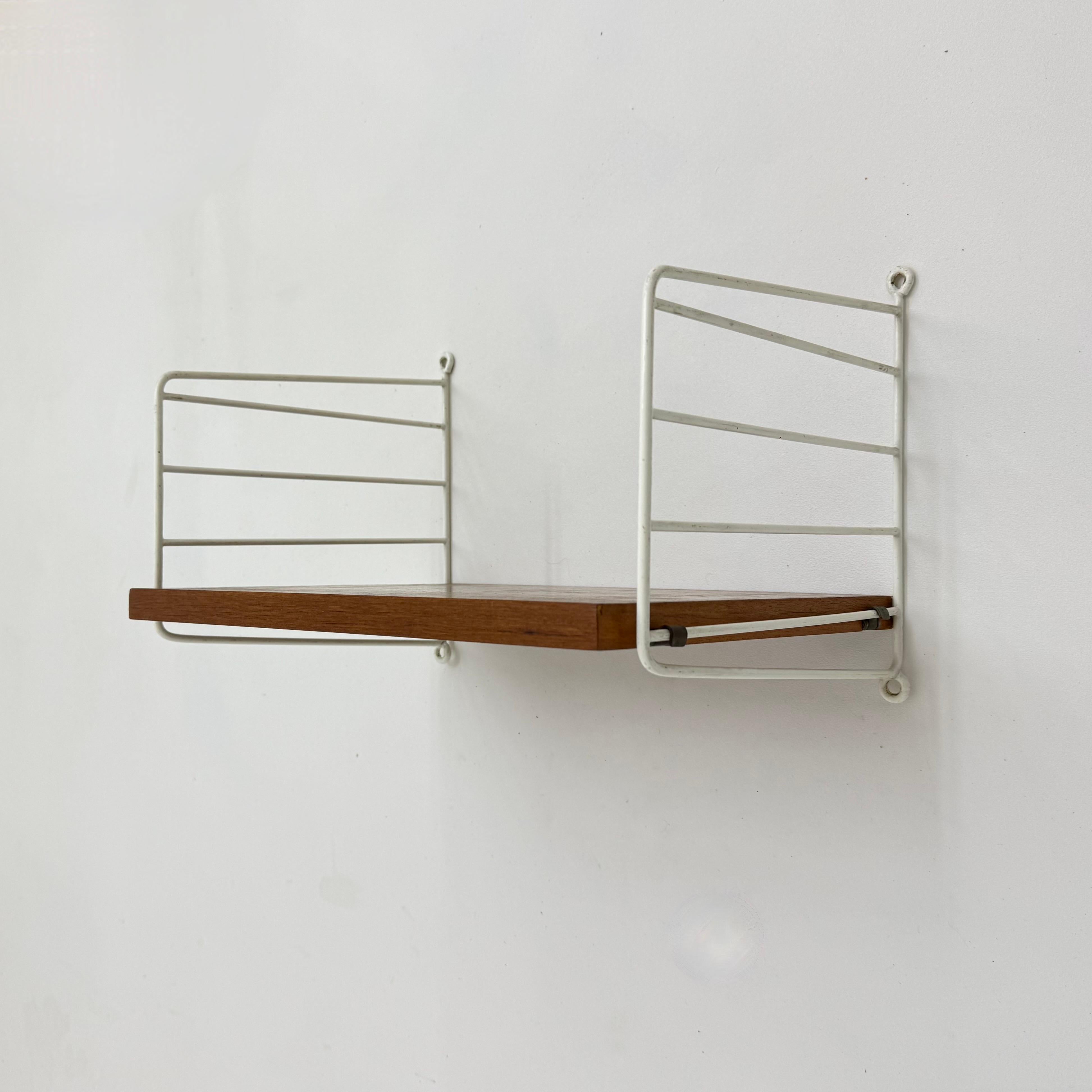 Mid-Century Nisse Strinning string design teak wall unit , 1960s In Good Condition For Sale In Delft, NL