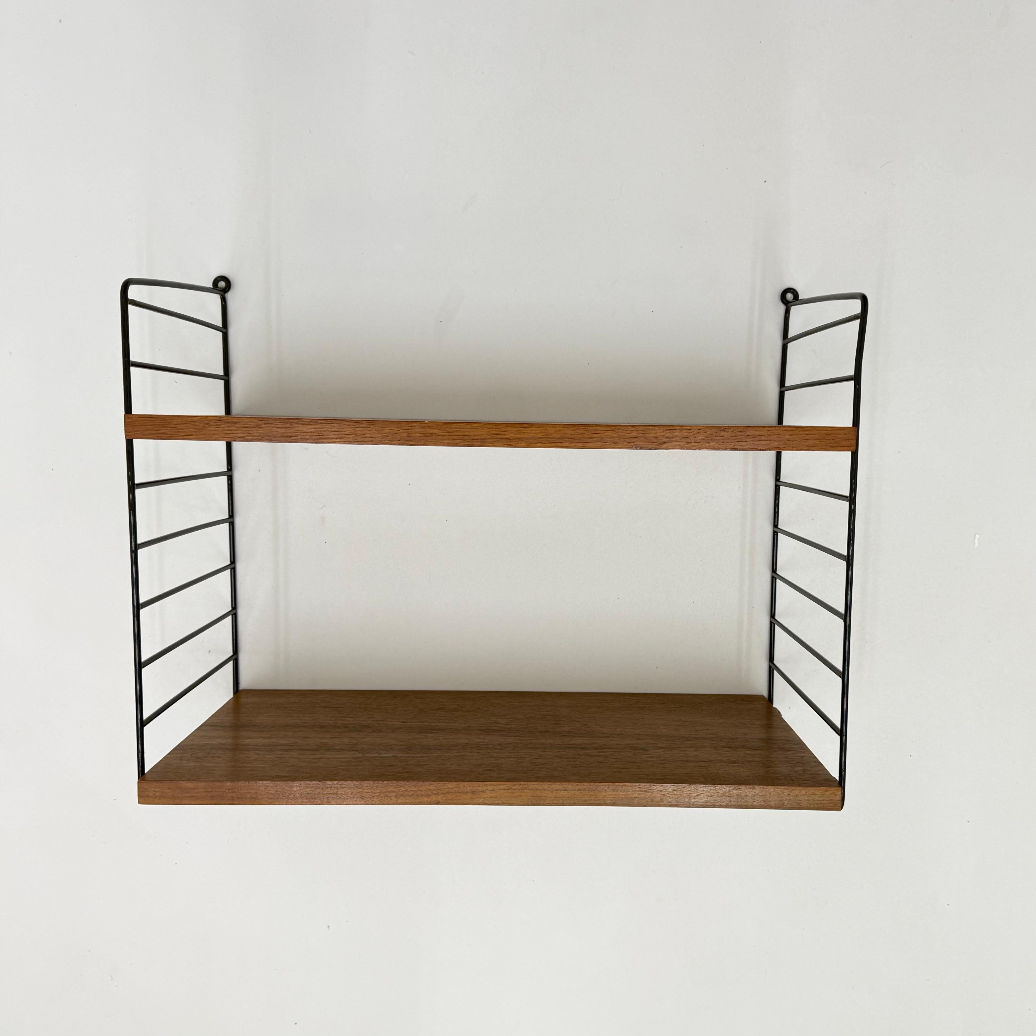 Mid-Century Nisse Strinning string design teak wall unit , 1960s In Good Condition For Sale In Delft, NL