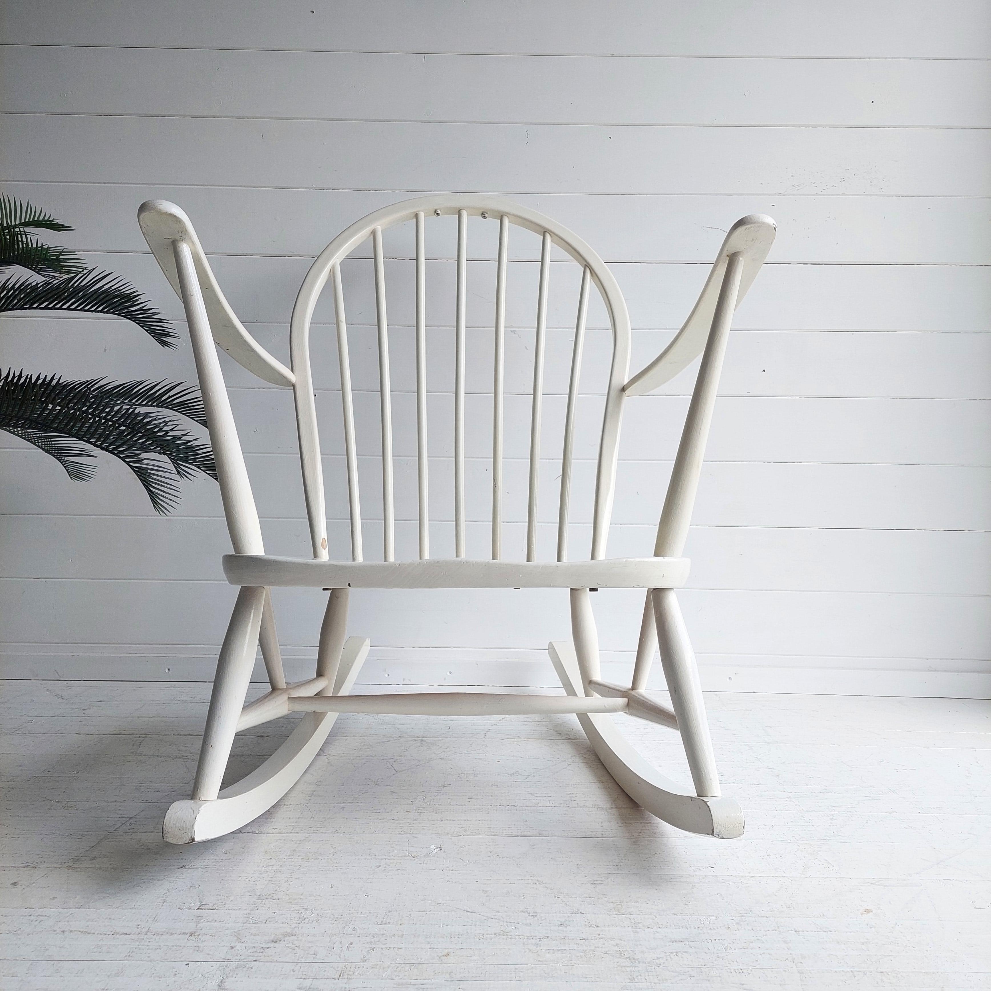 Mid-Century Modern Midcentury No 470 Windsor Rocking Chair by Lucian Ercolani for Ercol, 1960s