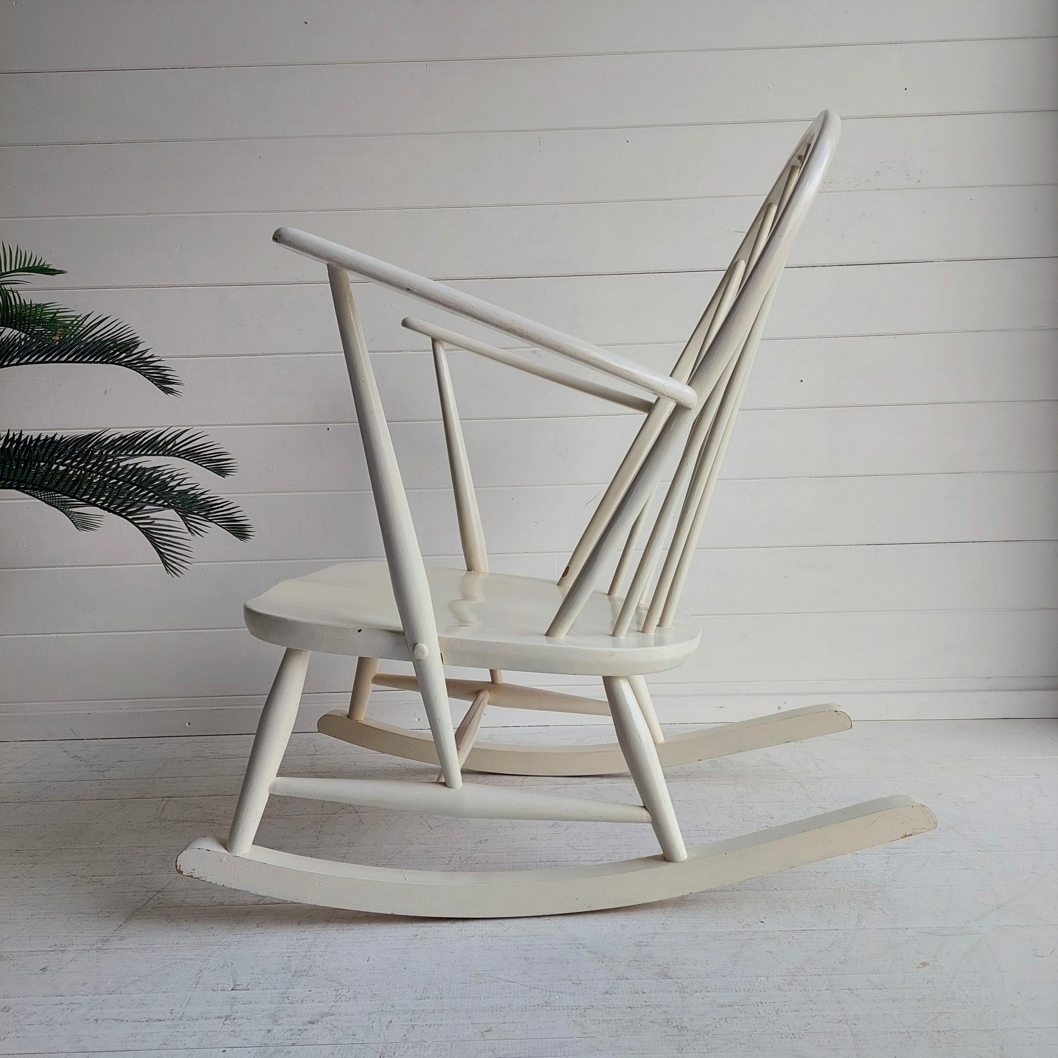 British Midcentury No 470 Windsor Rocking Chair by Lucian Ercolani for Ercol, 1960s