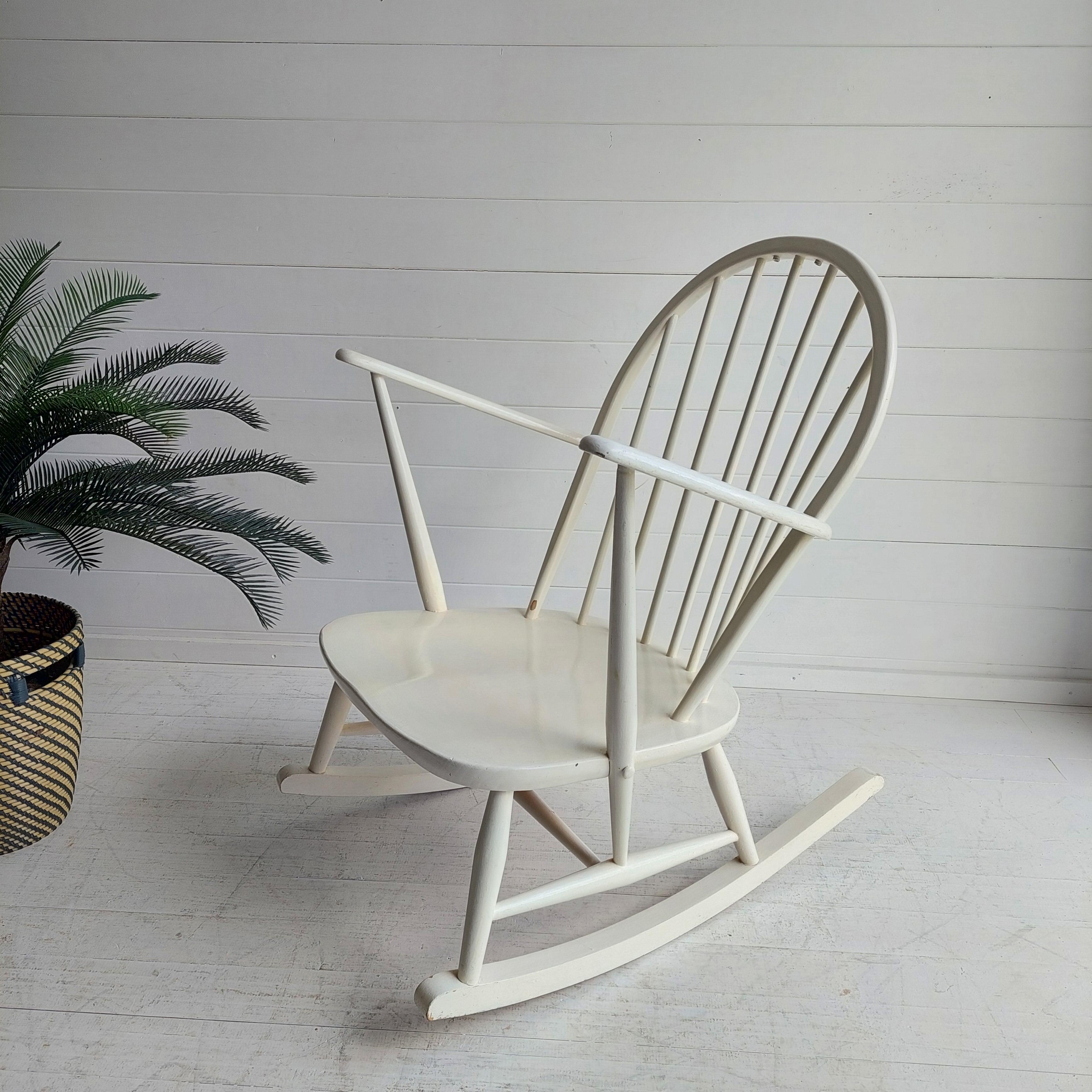 20th Century Midcentury No 470 Windsor Rocking Chair by Lucian Ercolani for Ercol, 1960s
