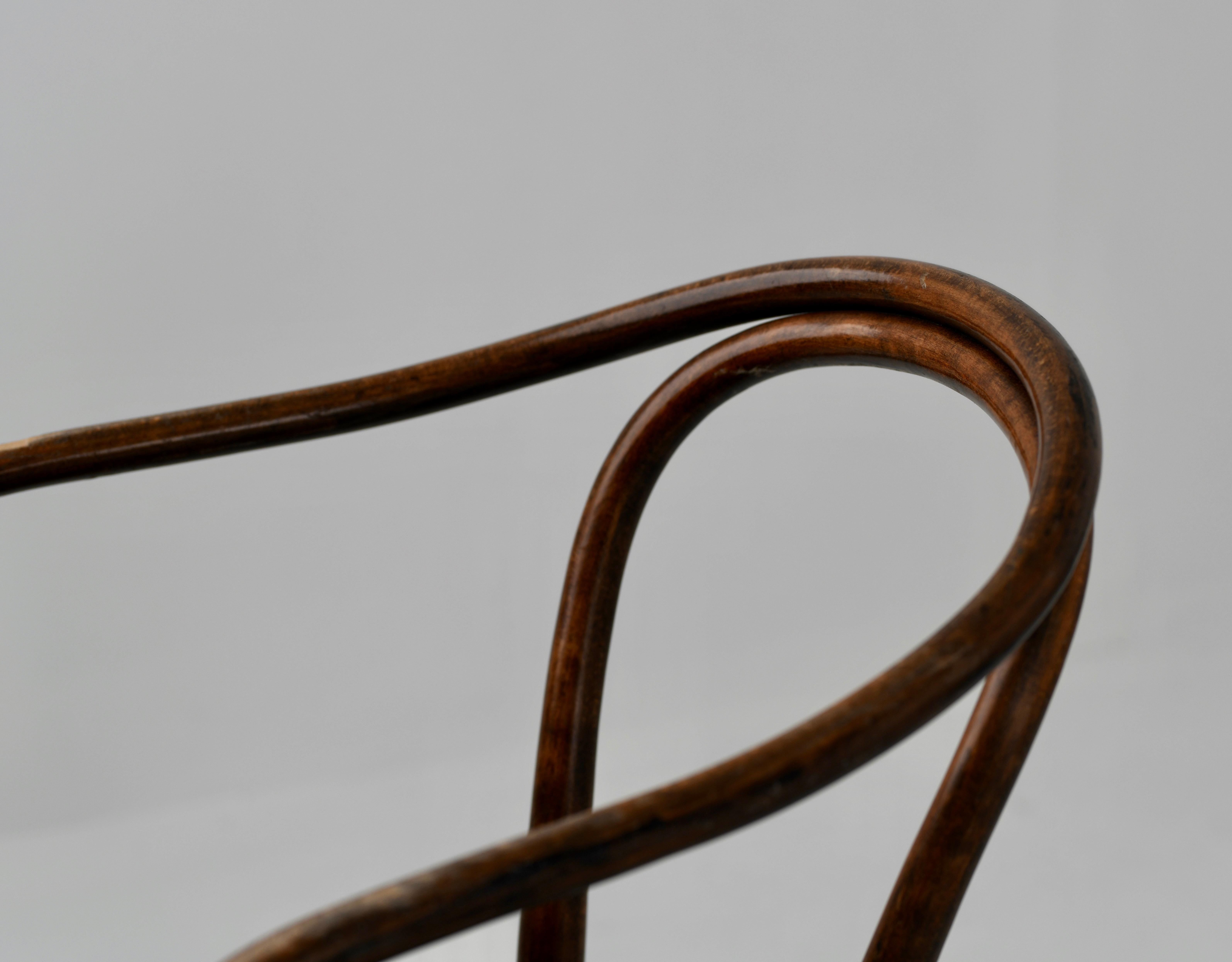 Mid-20th Century B9 / 209 Dining Chairs by Michael Thonet Radomosk x 6  For Sale
