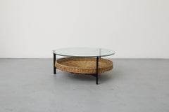 Runder Couchtisch aus Glas und Rattan im Noordwolde-Stil aus der Mitte des Jahrhunderts
