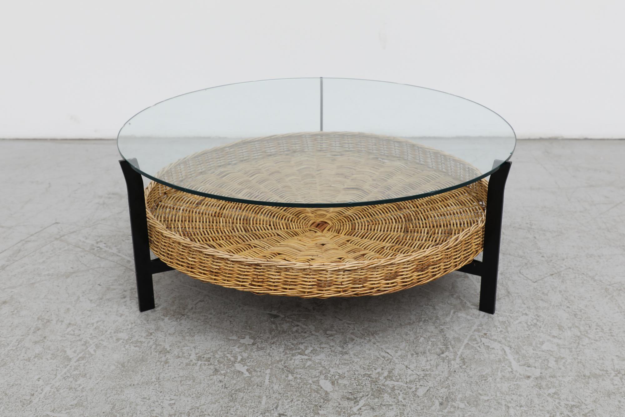 Dutch Mid-Century Noordwolde style Round Glass and Rattan Coffee Table For Sale