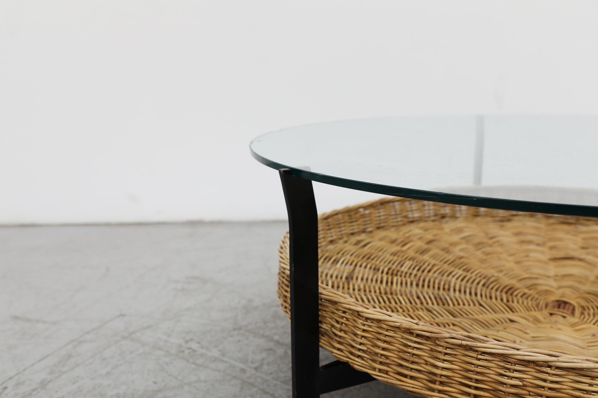 Metal Mid-Century Noordwolde style Round Glass and Rattan Coffee Table For Sale