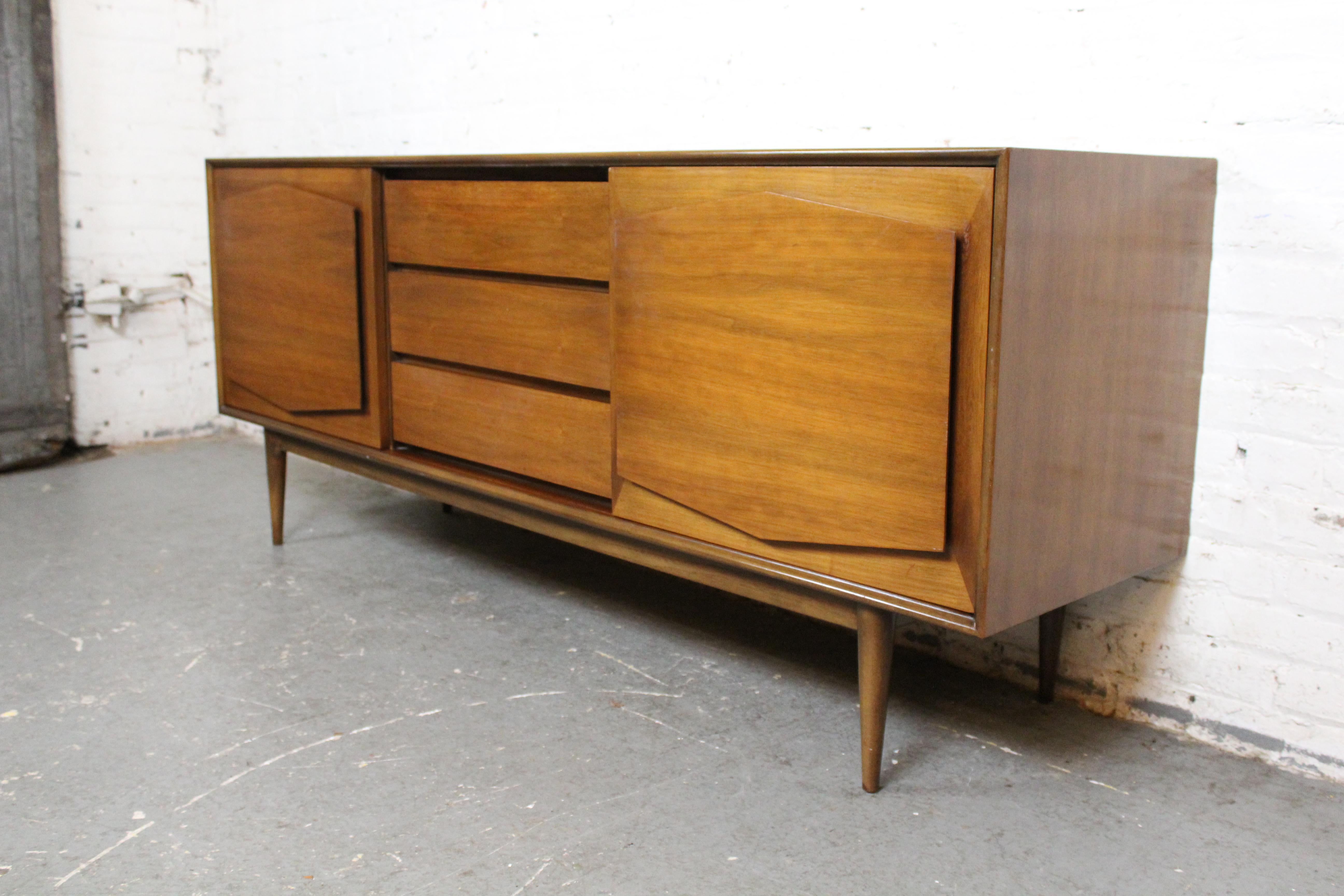 Credenza 